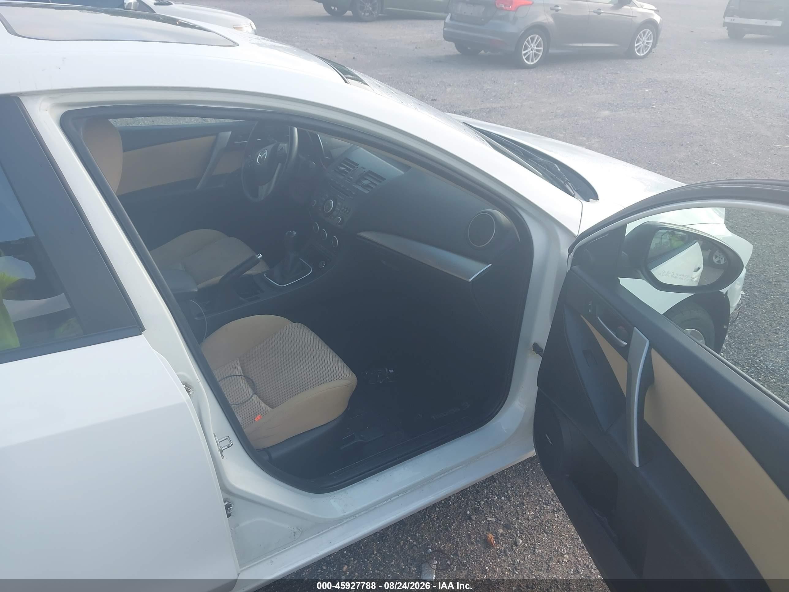 2012 Mazda Mazda3 S Touring White vin: JM1BL1V55C1616219