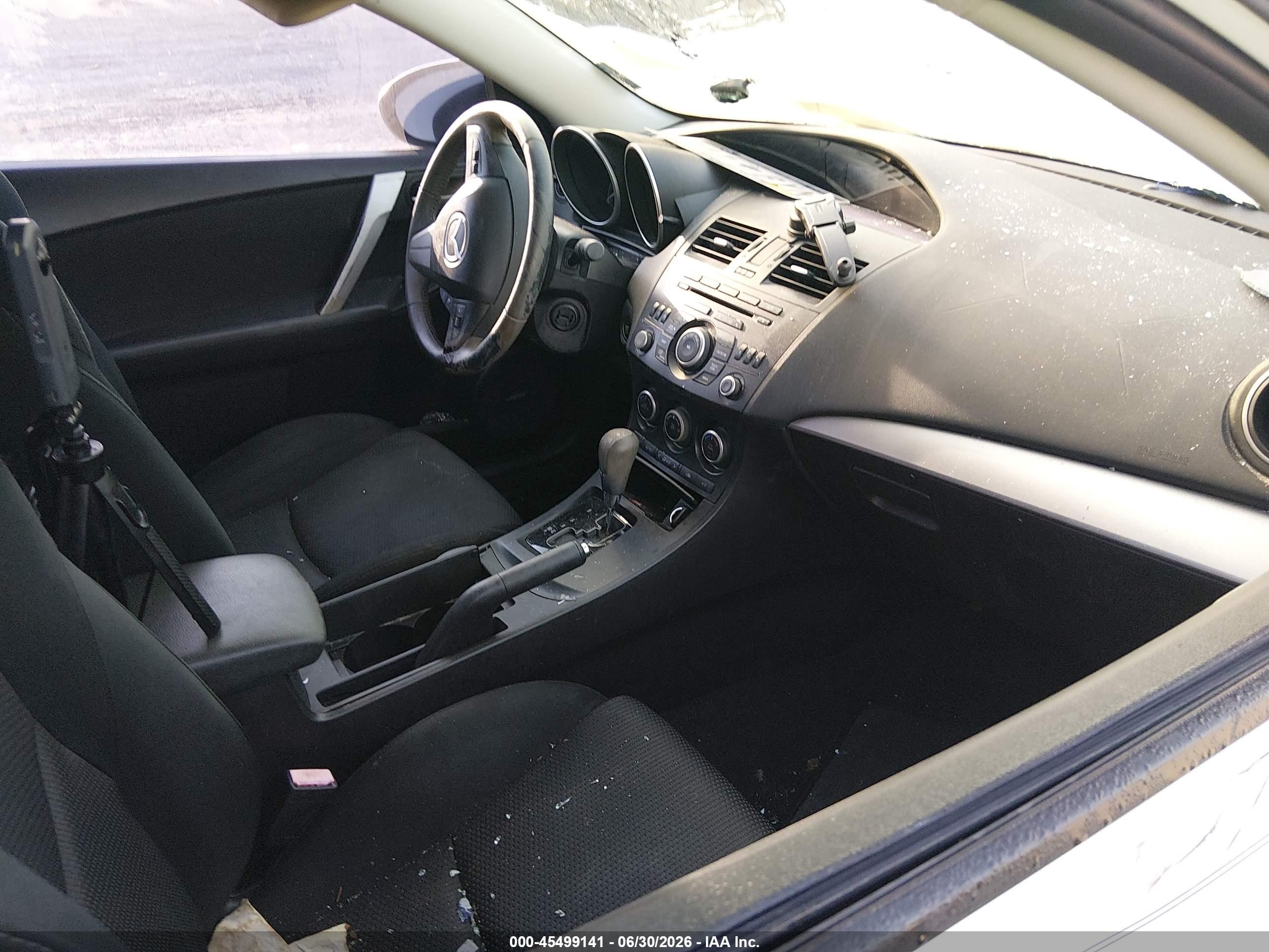 2012 Mazda Mazda3 S Touring White vin: JM1BL1V5XC1582276
