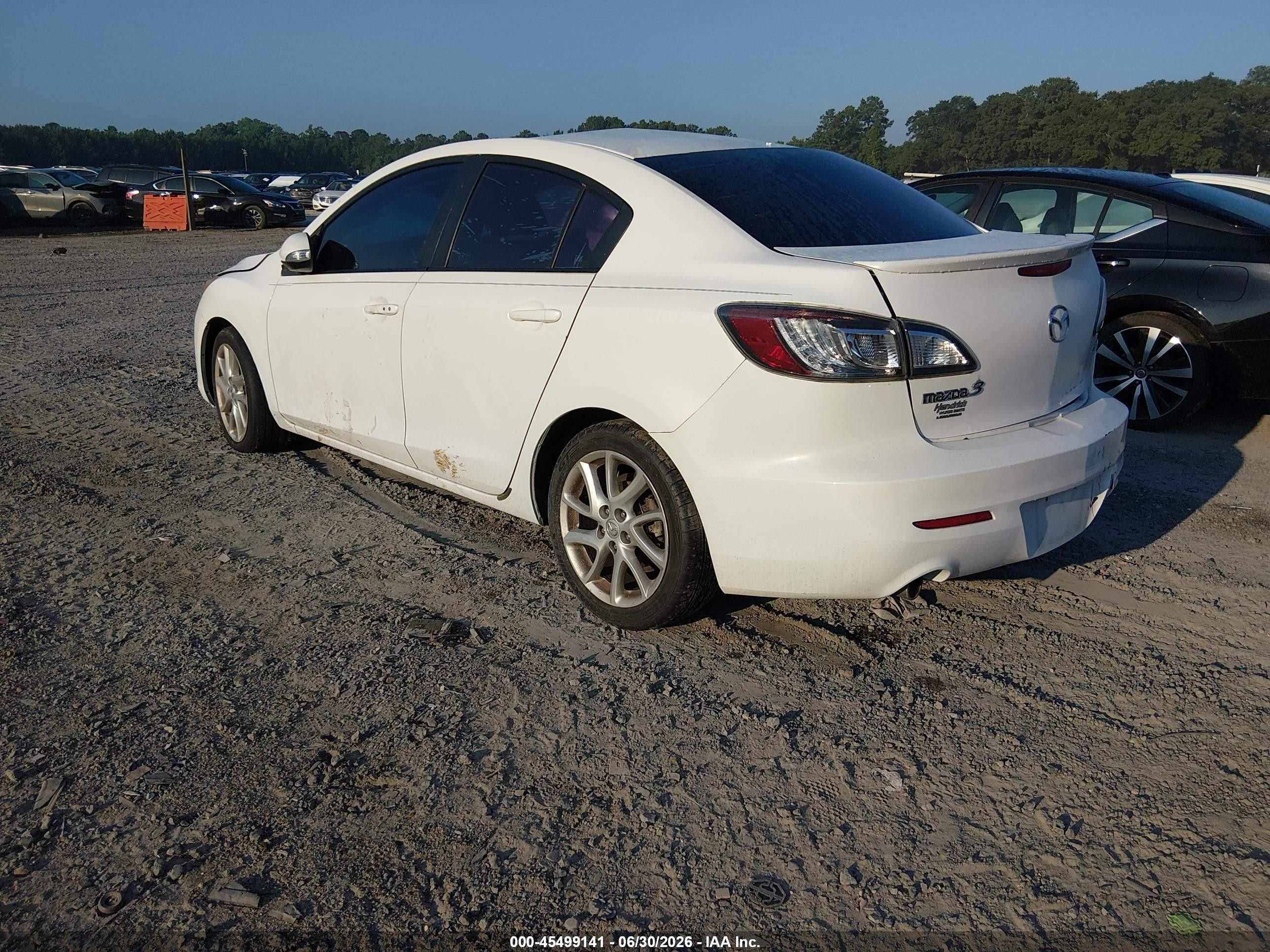 2012 Mazda Mazda3 S Touring White vin: JM1BL1V5XC1582276