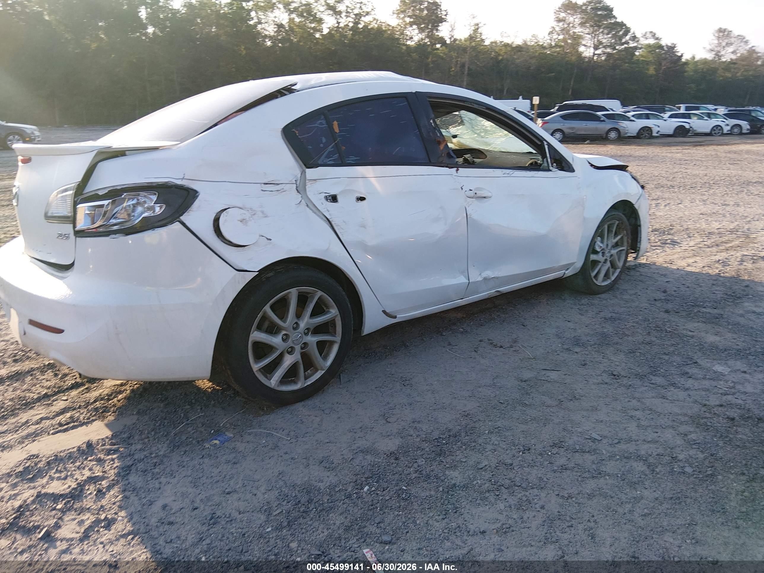 2012 Mazda Mazda3 S Touring White vin: JM1BL1V5XC1582276