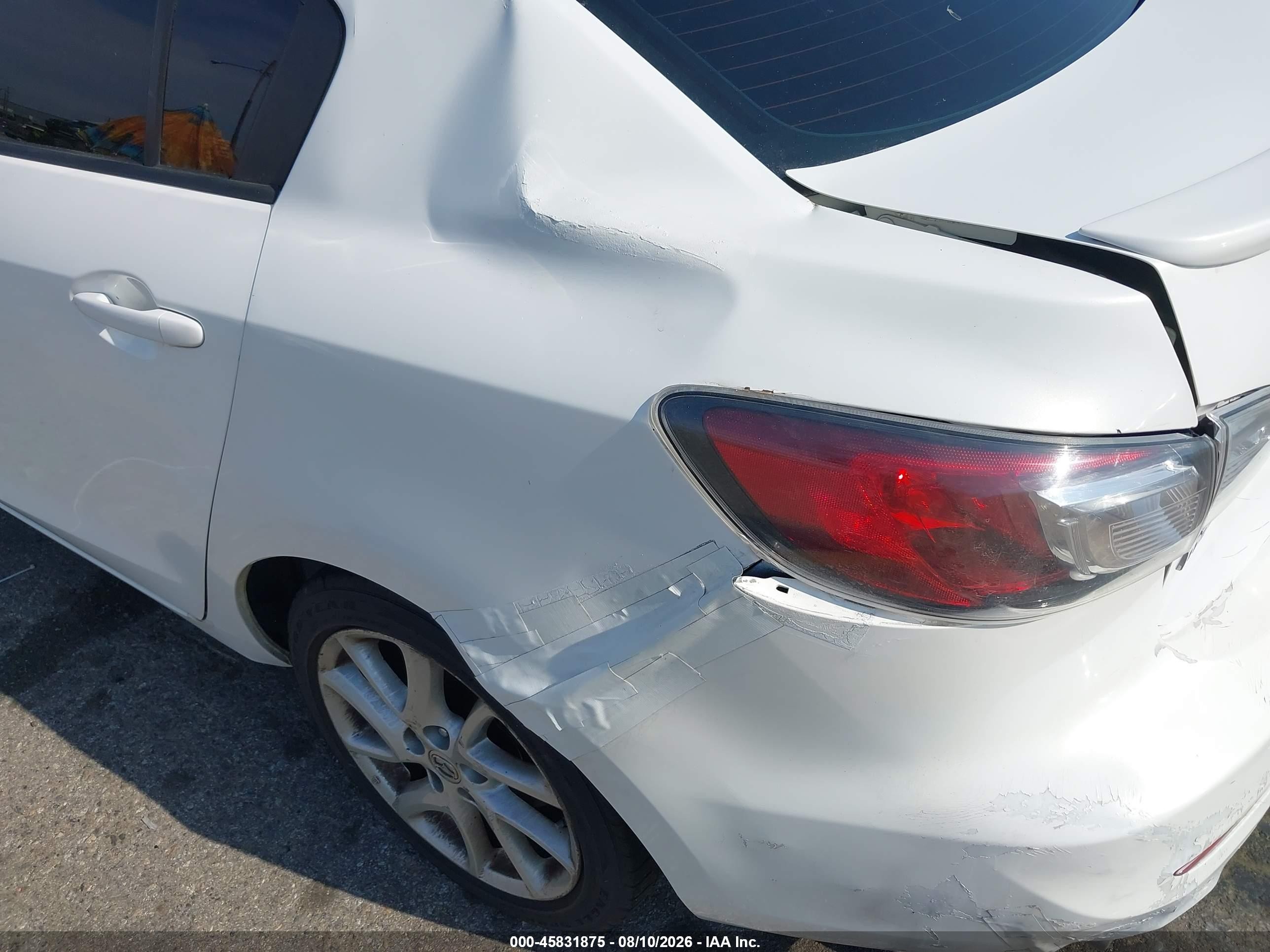 2012 Mazda Mazda3 S Touring White vin: JM1BL1V65C1505758