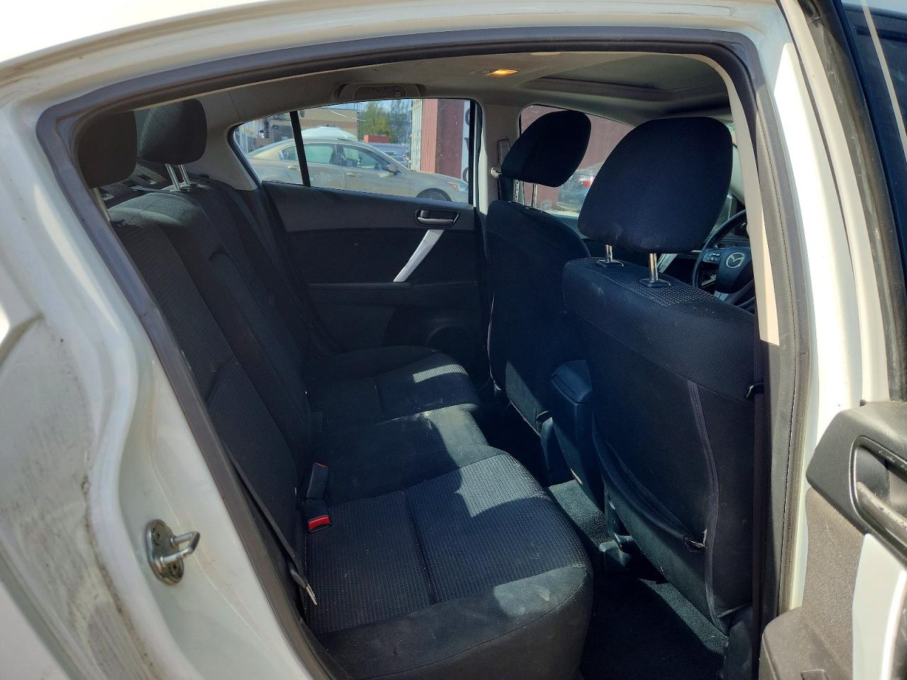 2012 Mazda 3 I Белый vin: JM1BL1V70C1688303