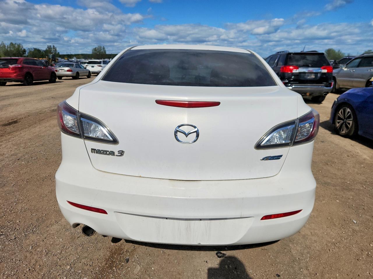 2012 Mazda 3 I Белый vin: JM1BL1V70C1688303