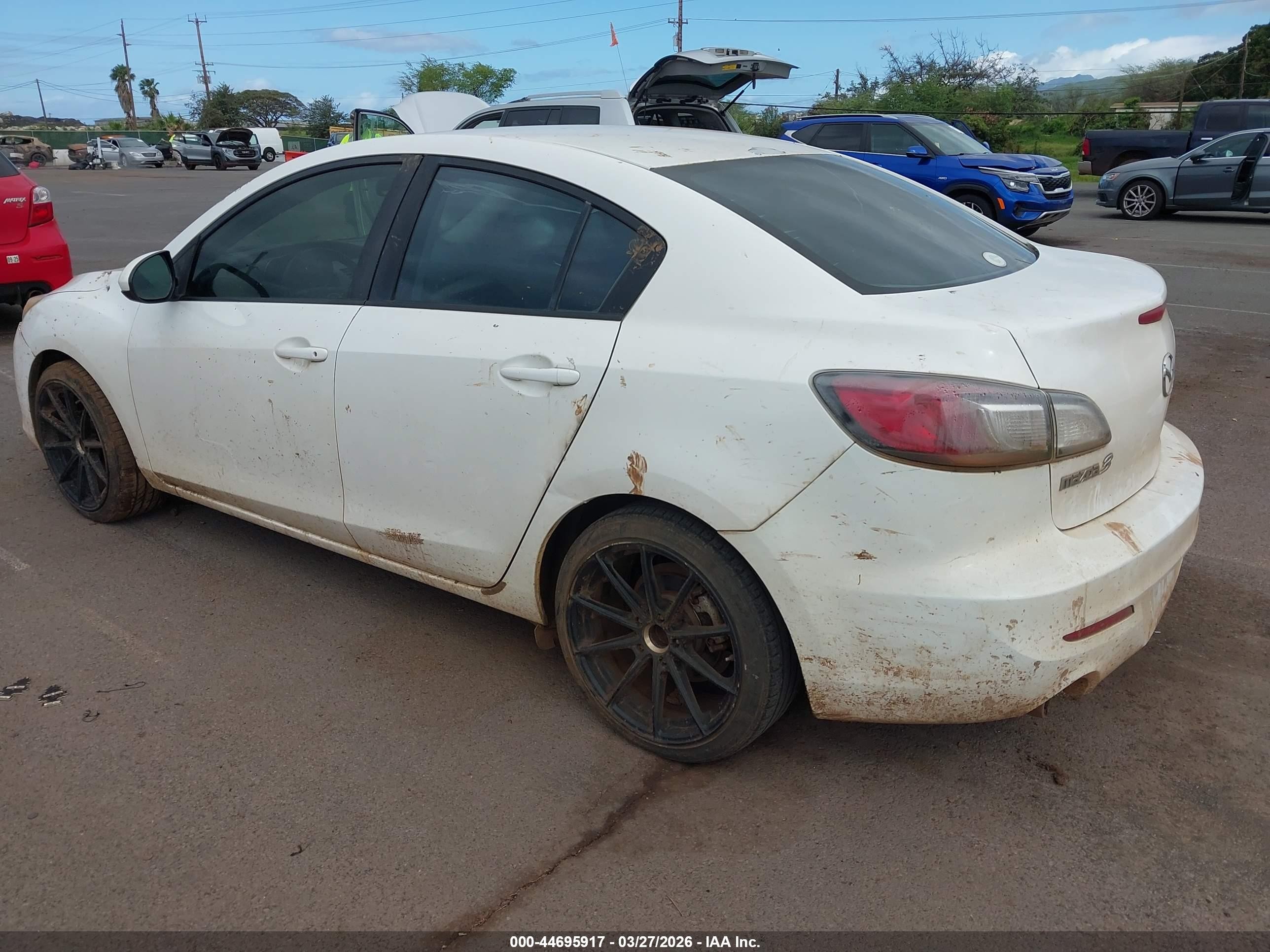 2012 Mazda Mazda3 I Touring White vin: JM1BL1V71C1568543