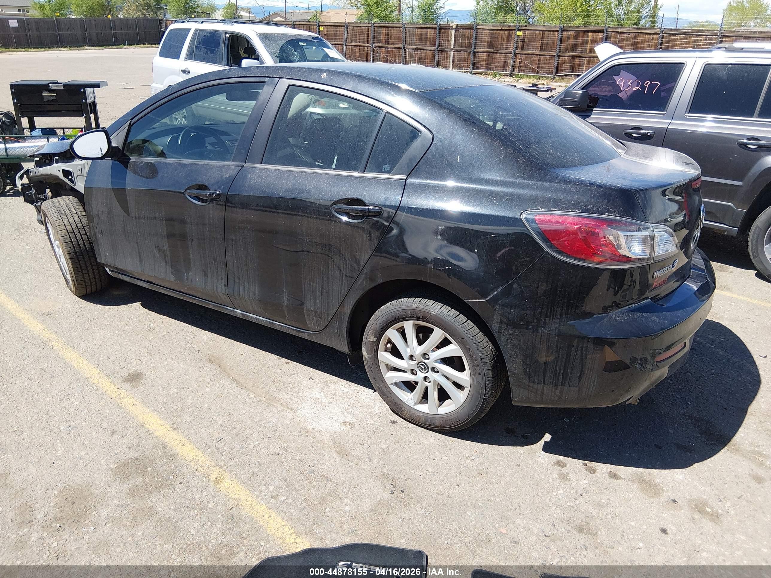 2013 Mazda Mazda3 I Touring Черный vin: JM1BL1V71D1776410