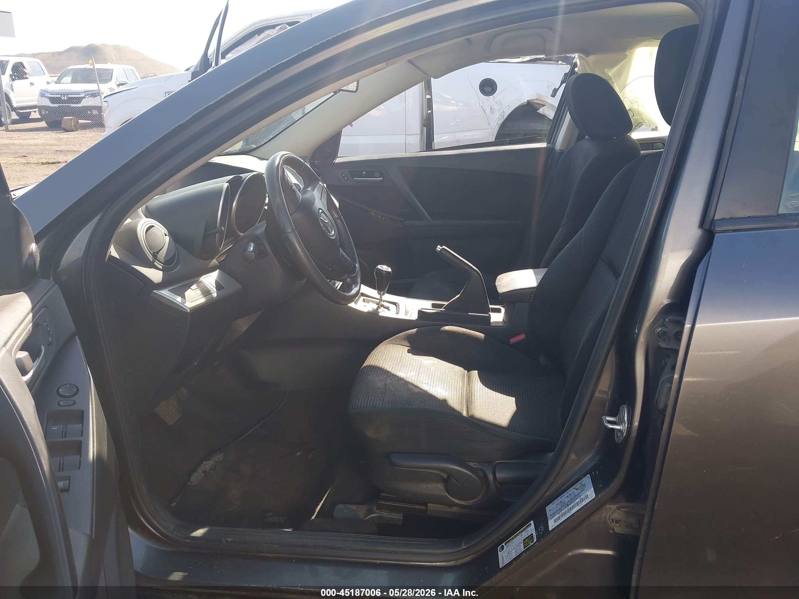 2013 Mazda Mazda3 I Touring Серый vin: JM1BL1V72D1757087