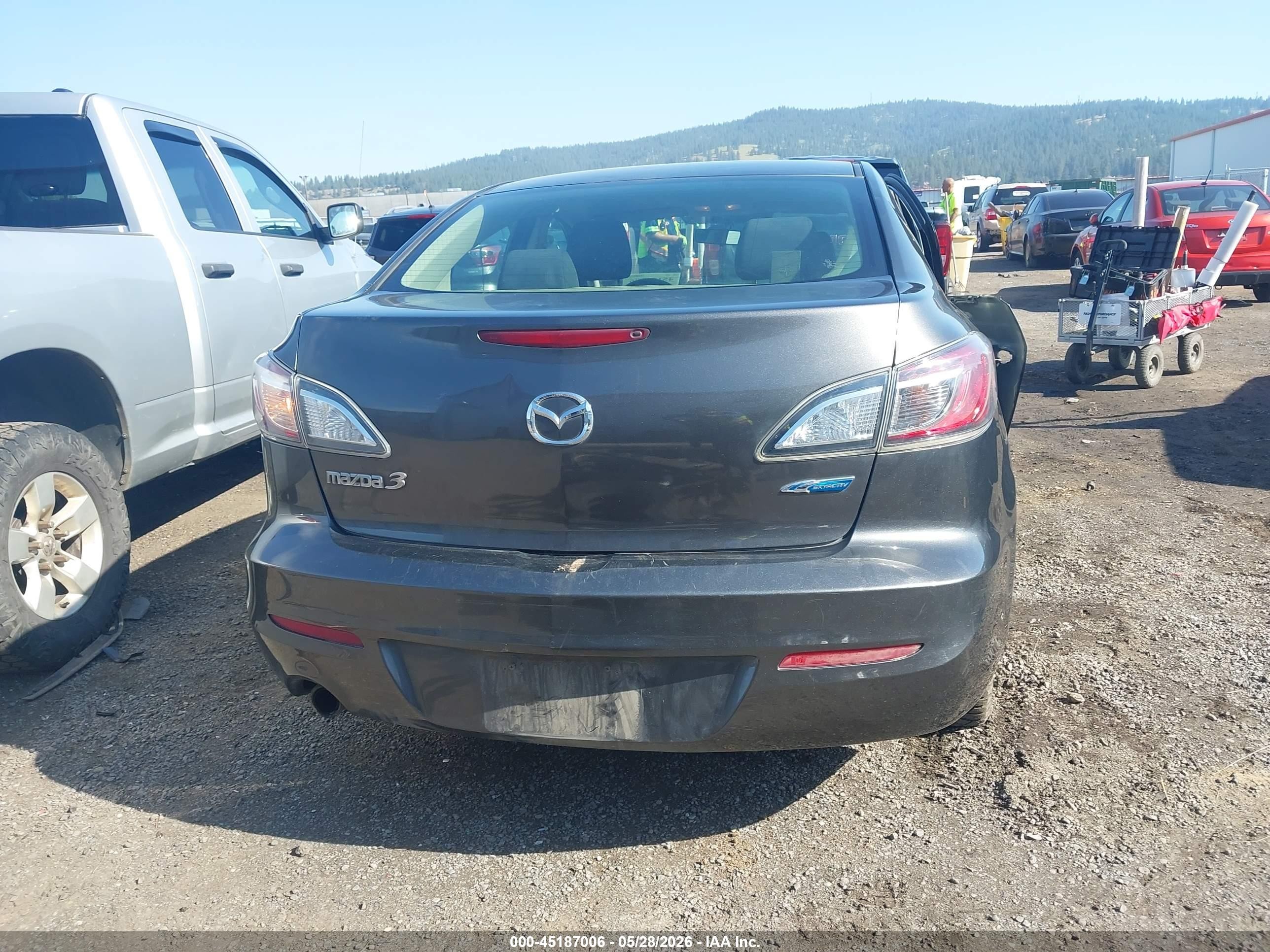 2013 Mazda Mazda3 I Touring Серый vin: JM1BL1V72D1757087
