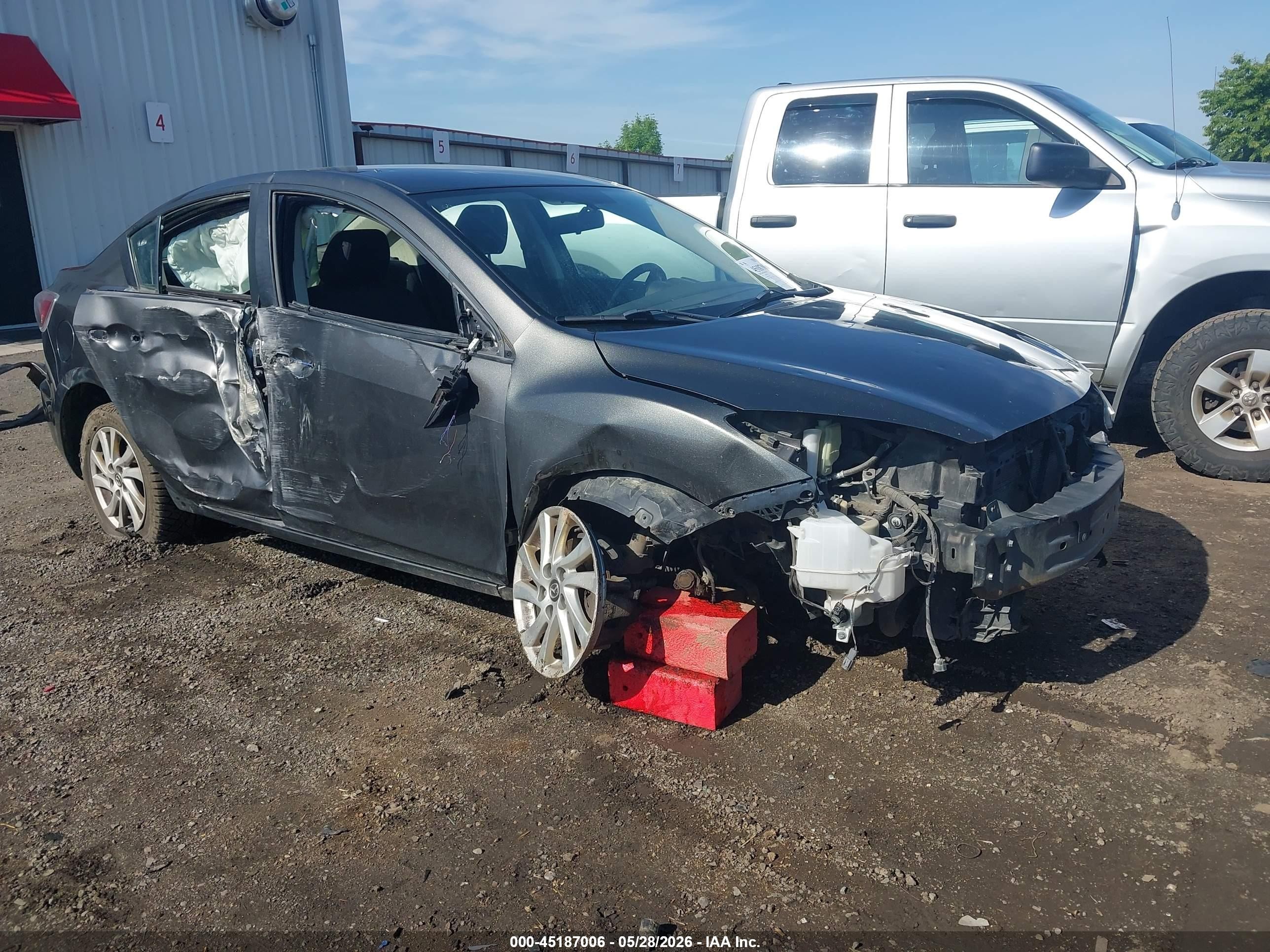 2013 Mazda Mazda3 I Touring Серый vin: JM1BL1V72D1757087