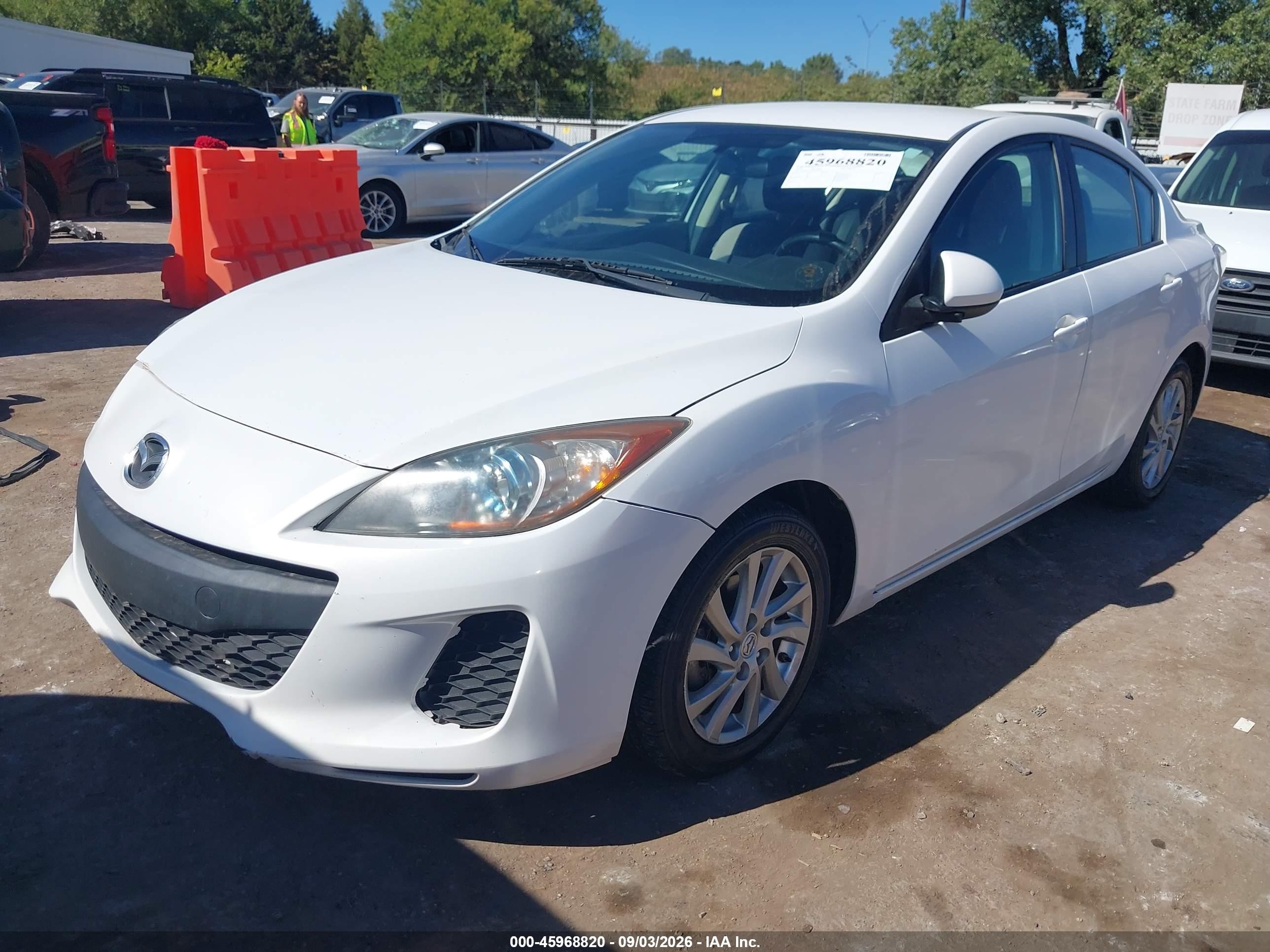 2012 Mazda Mazda3 I Touring White vin: JM1BL1V73C1562193
