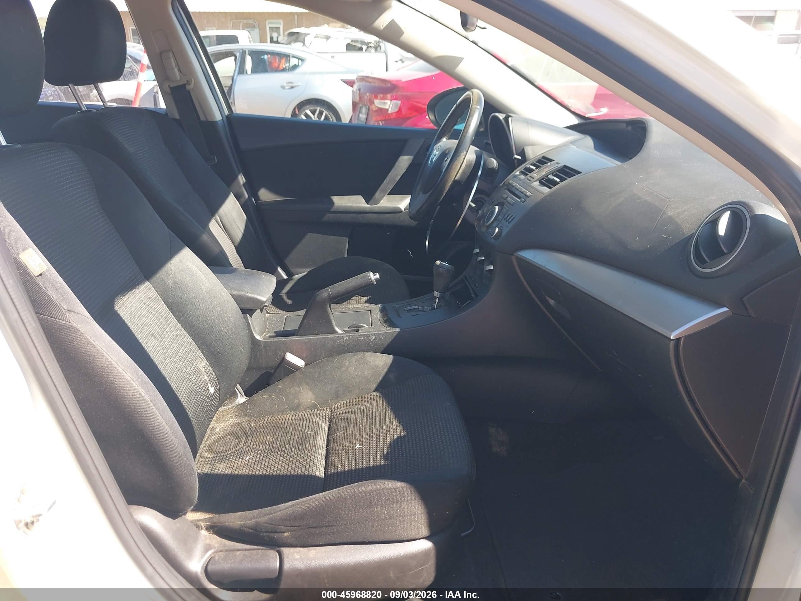 2012 Mazda Mazda3 I Touring White vin: JM1BL1V73C1562193
