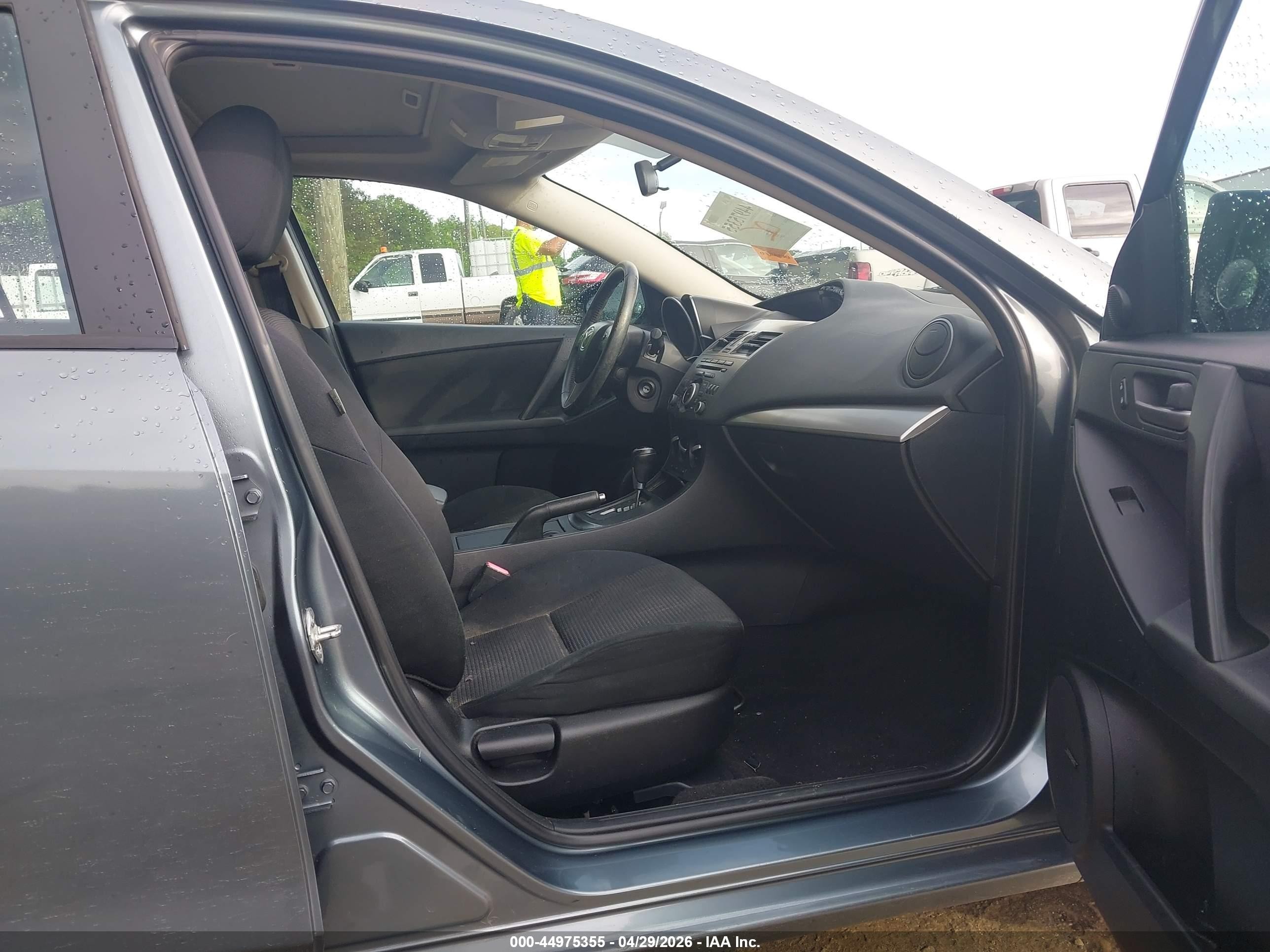 2012 Mazda Mazda3 I Touring Gray vin: JM1BL1V73C1664707