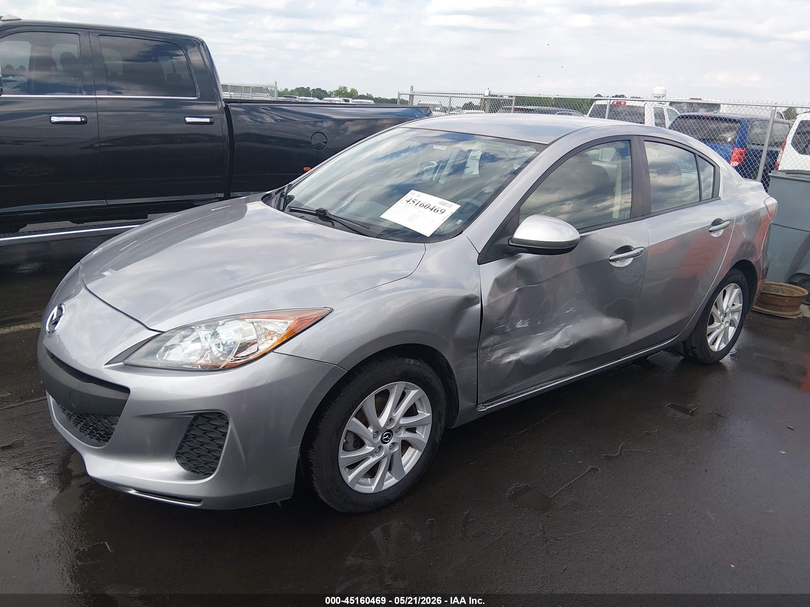 2013 Mazda Mazda3 I Touring Серебряный vin: JM1BL1V73D1835389