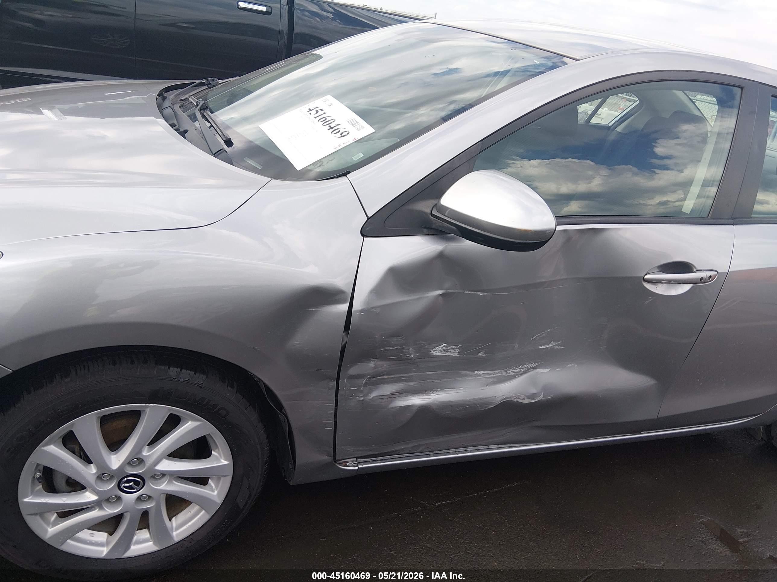2013 Mazda Mazda3 I Touring Серебряный vin: JM1BL1V73D1835389
