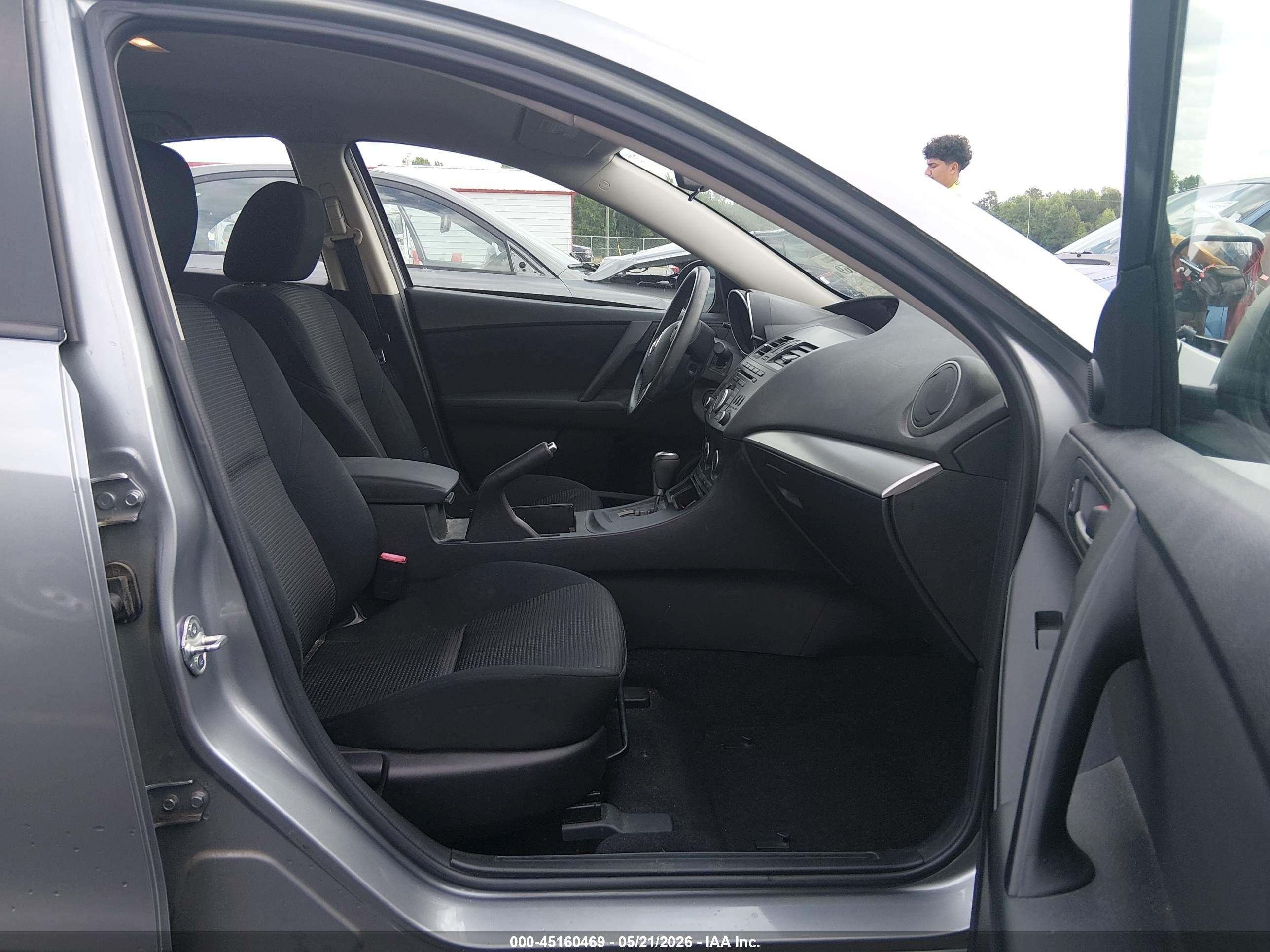 2013 Mazda Mazda3 I Touring Серебряный vin: JM1BL1V73D1835389