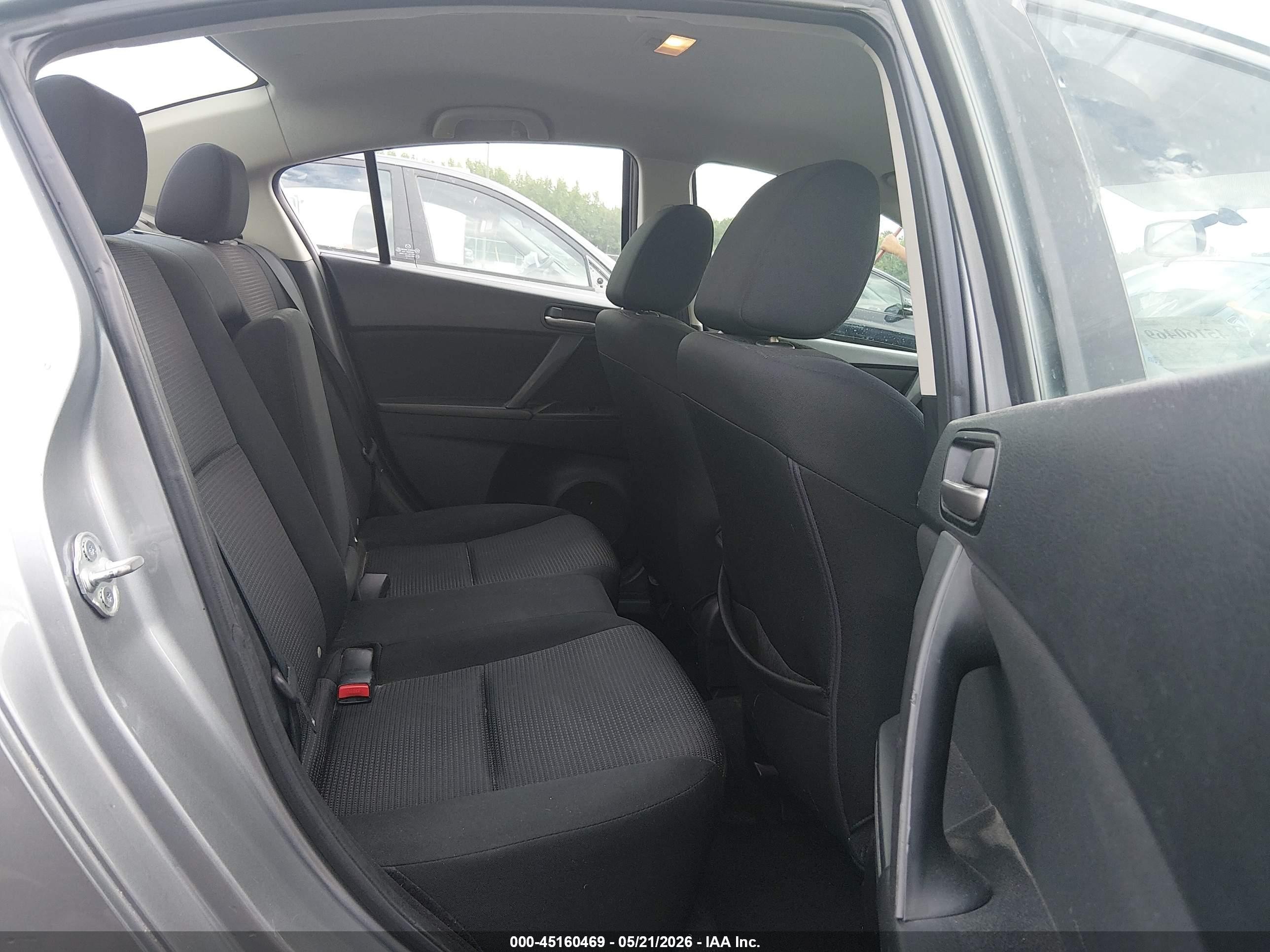 2013 Mazda Mazda3 I Touring Серебряный vin: JM1BL1V73D1835389