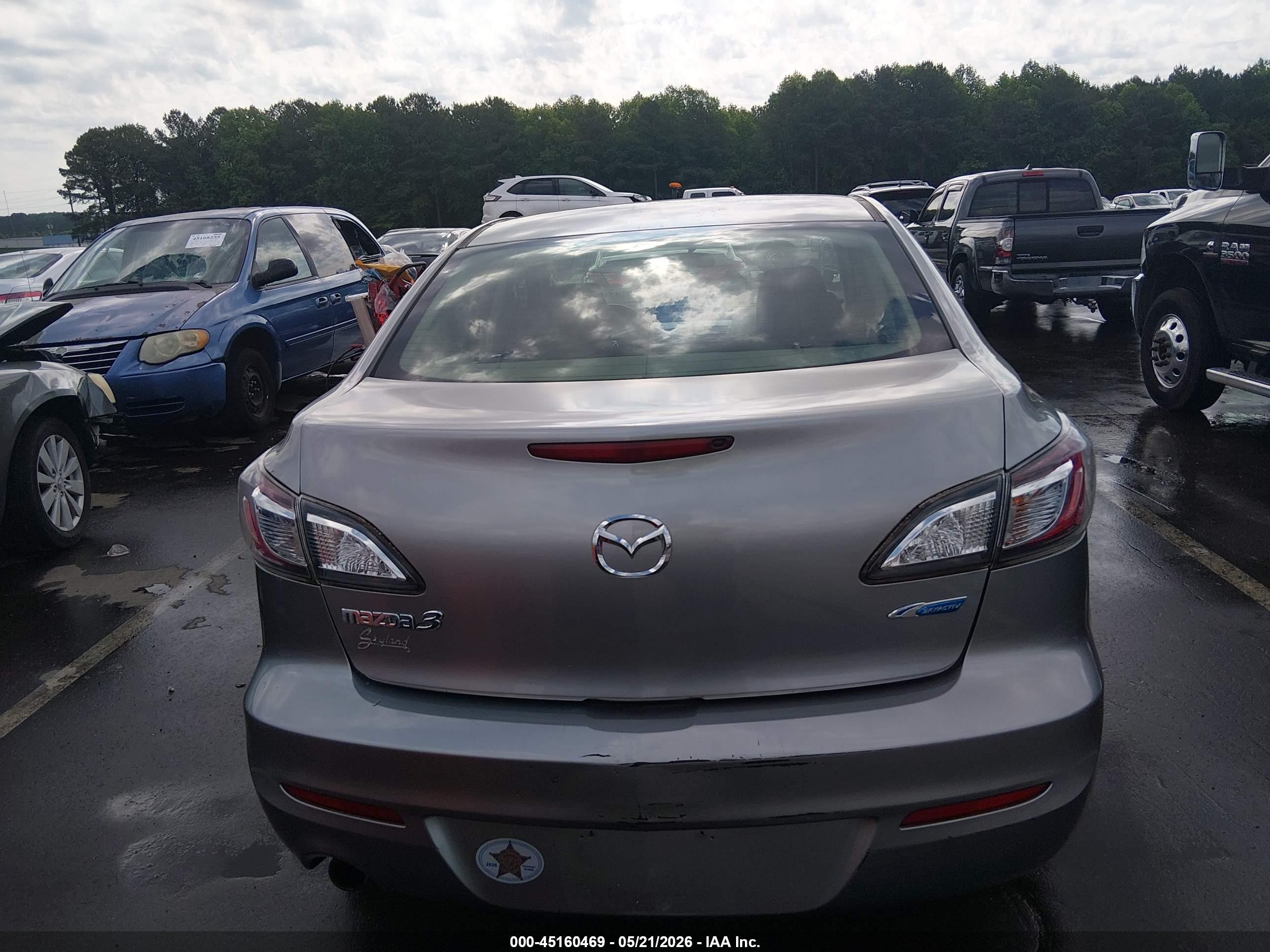 2013 Mazda Mazda3 I Touring Серебряный vin: JM1BL1V73D1835389
