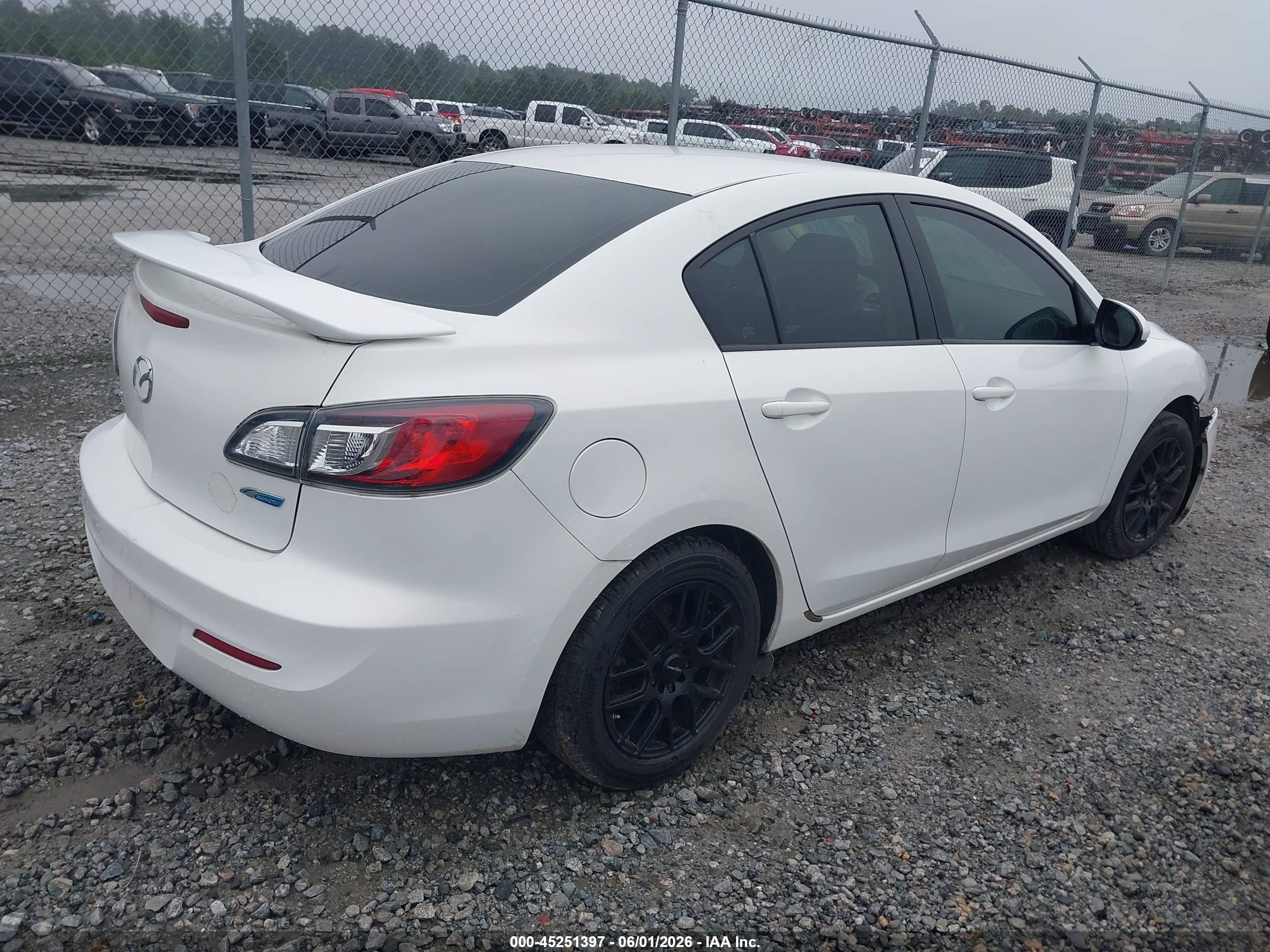 2012 Mazda Mazda3 I Touring White vin: JM1BL1V75C1554967