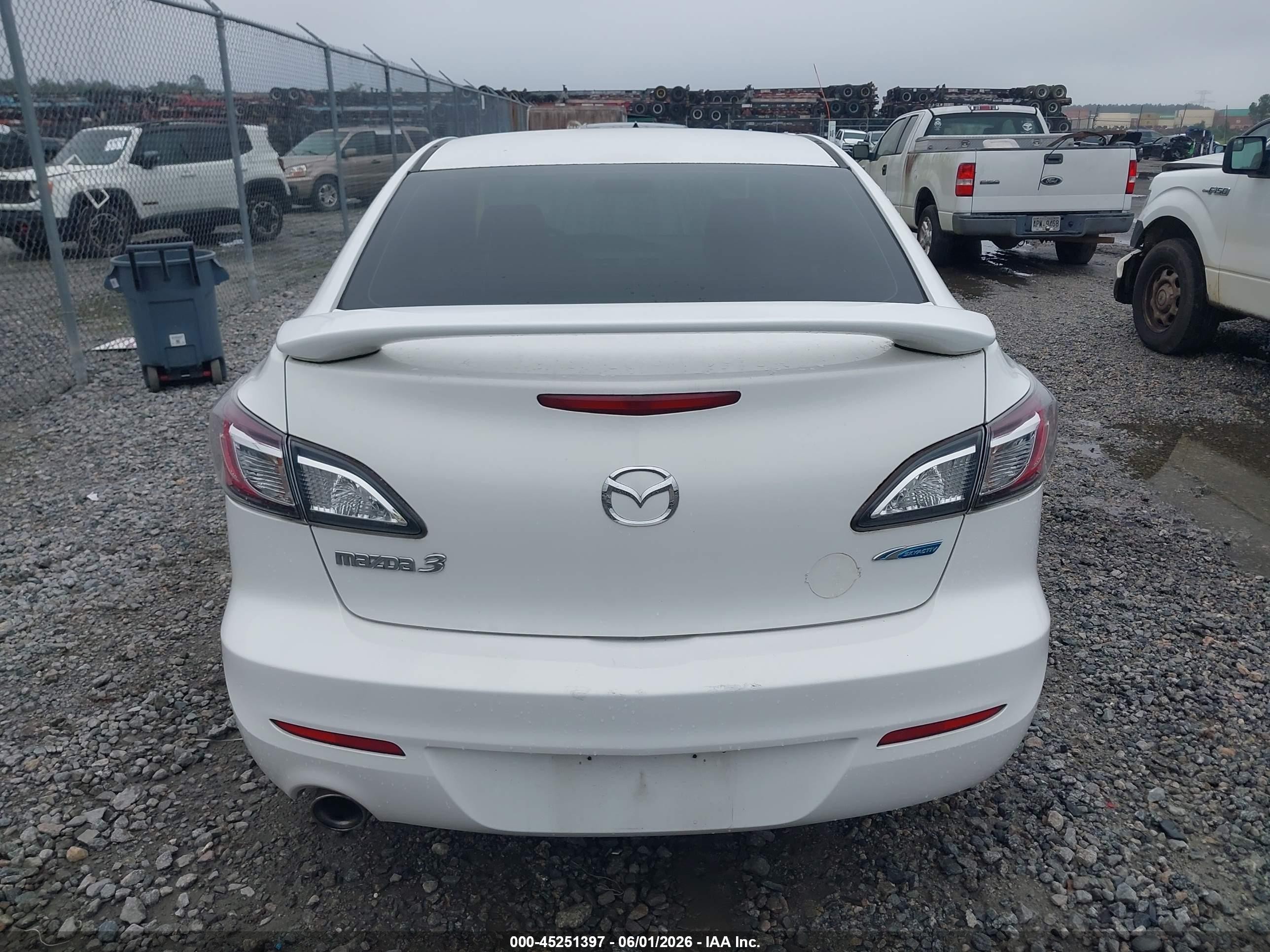 2012 Mazda Mazda3 I Touring White vin: JM1BL1V75C1554967