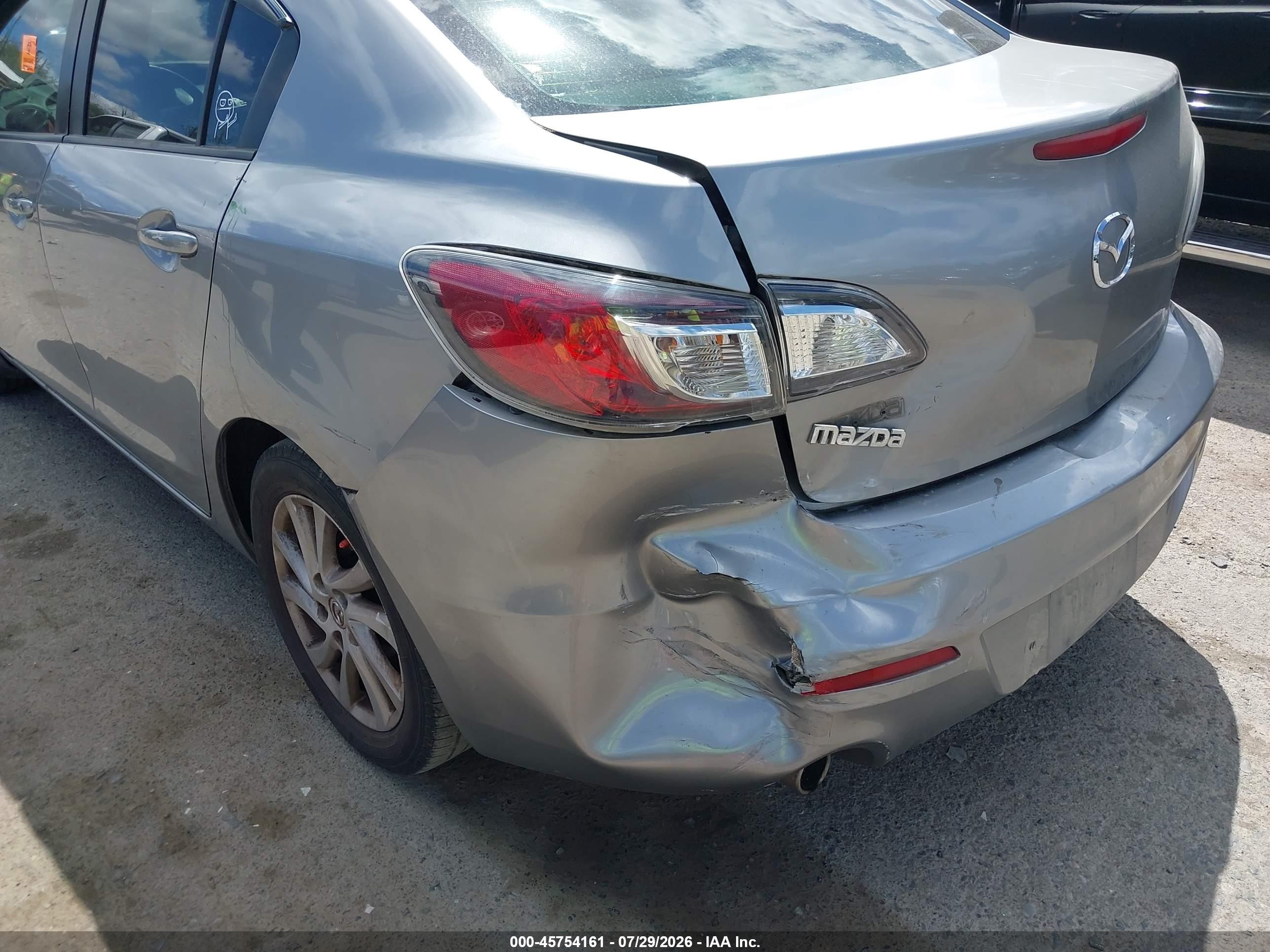 2012 Mazda Mazda3 I Touring Silver vin: JM1BL1V75C1640876