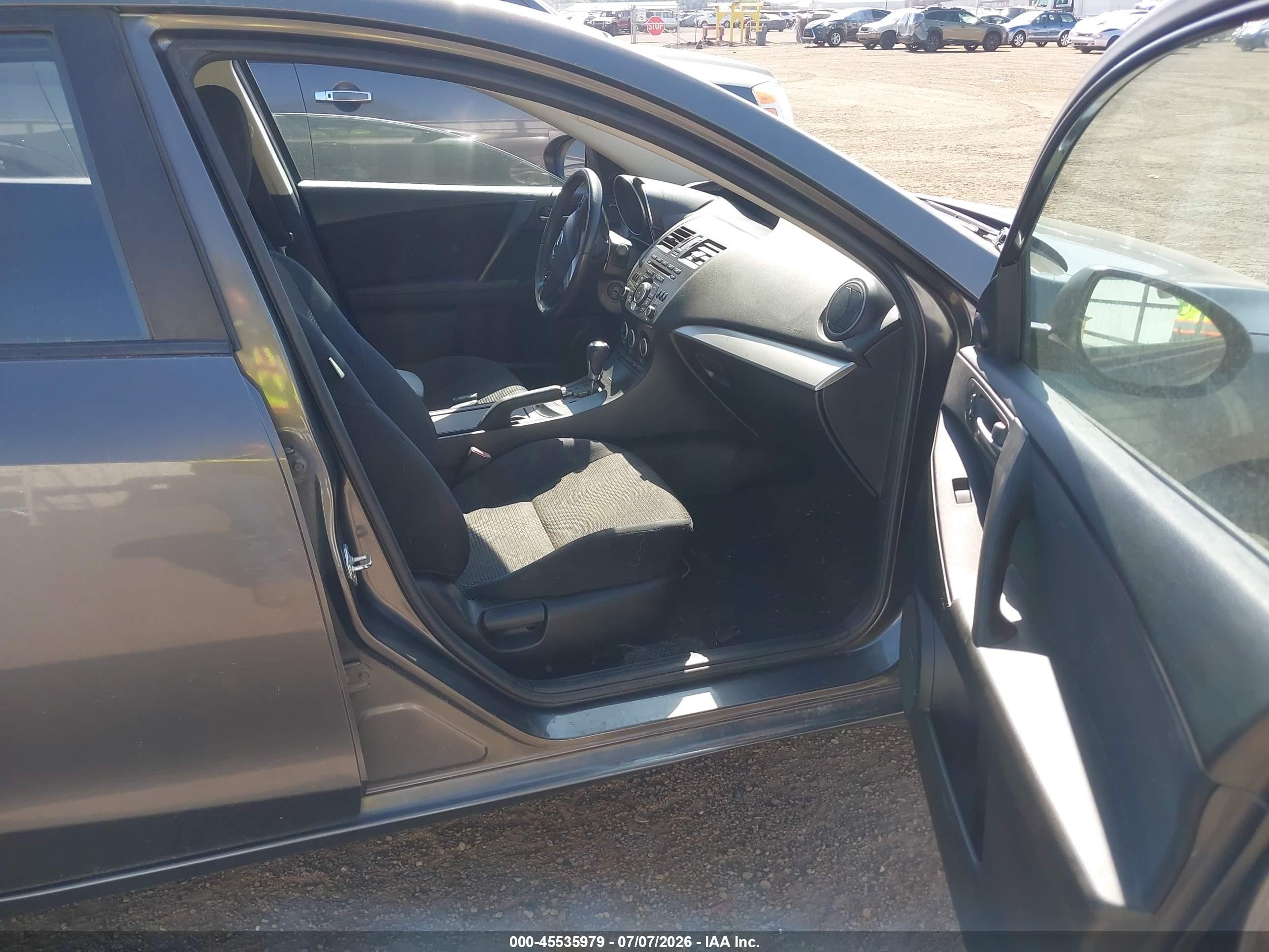 2013 Mazda Mazda3 I Touring Gray vin: JM1BL1V75D1789595