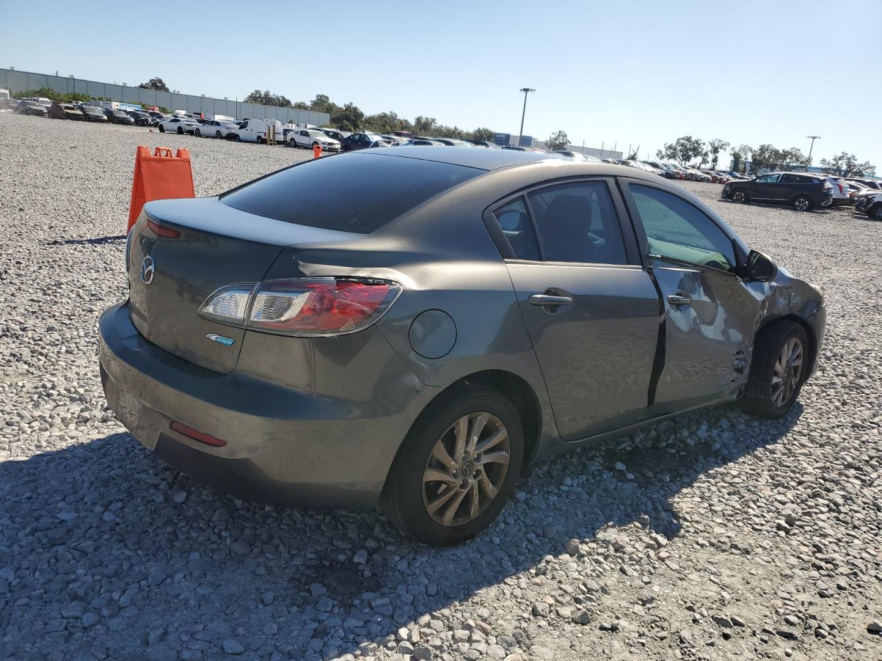 Price & History 2013 Mazda 3 I 2.0l 4 vin: JM1BL1V75D1795168