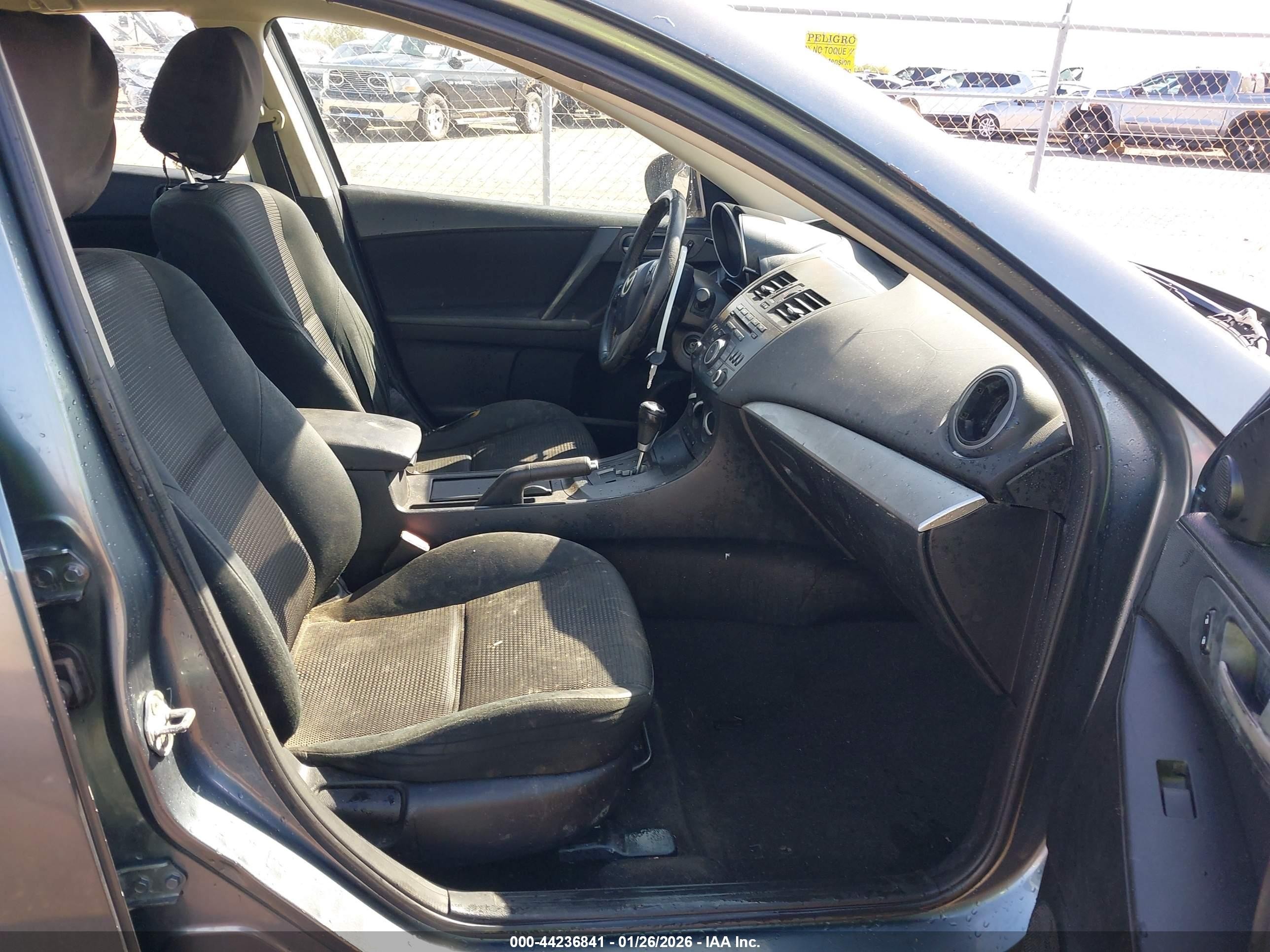 2012 Mazda Mazda3 I Touring Синий vin: JM1BL1V76C1676883