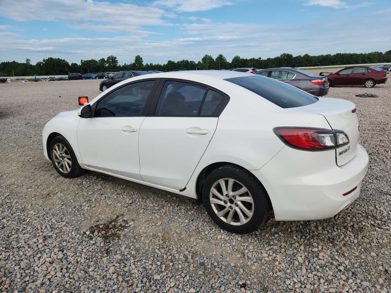 2012 Mazda Mazda3 White vin: JM1BL1V76C1684496