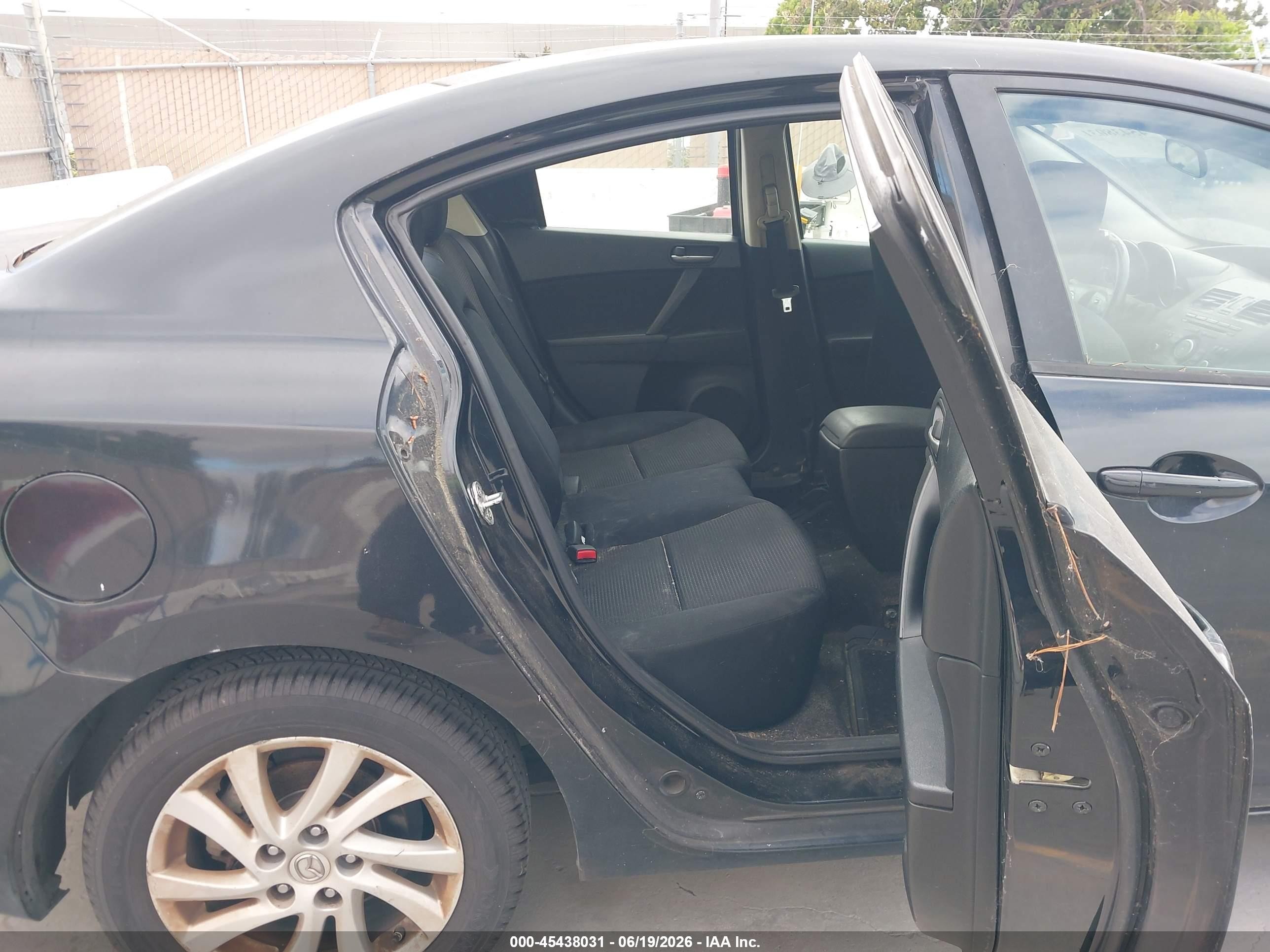 2012 Mazda Mazda3 I Touring Black vin: JM1BL1V77C1552962