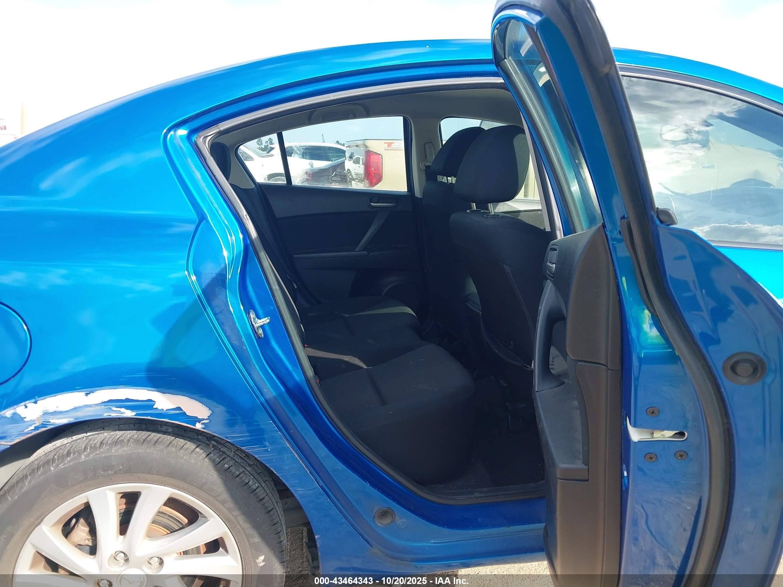 2012 Mazda Mazda3 I Touring Blue vin: JM1BL1V77C1601609