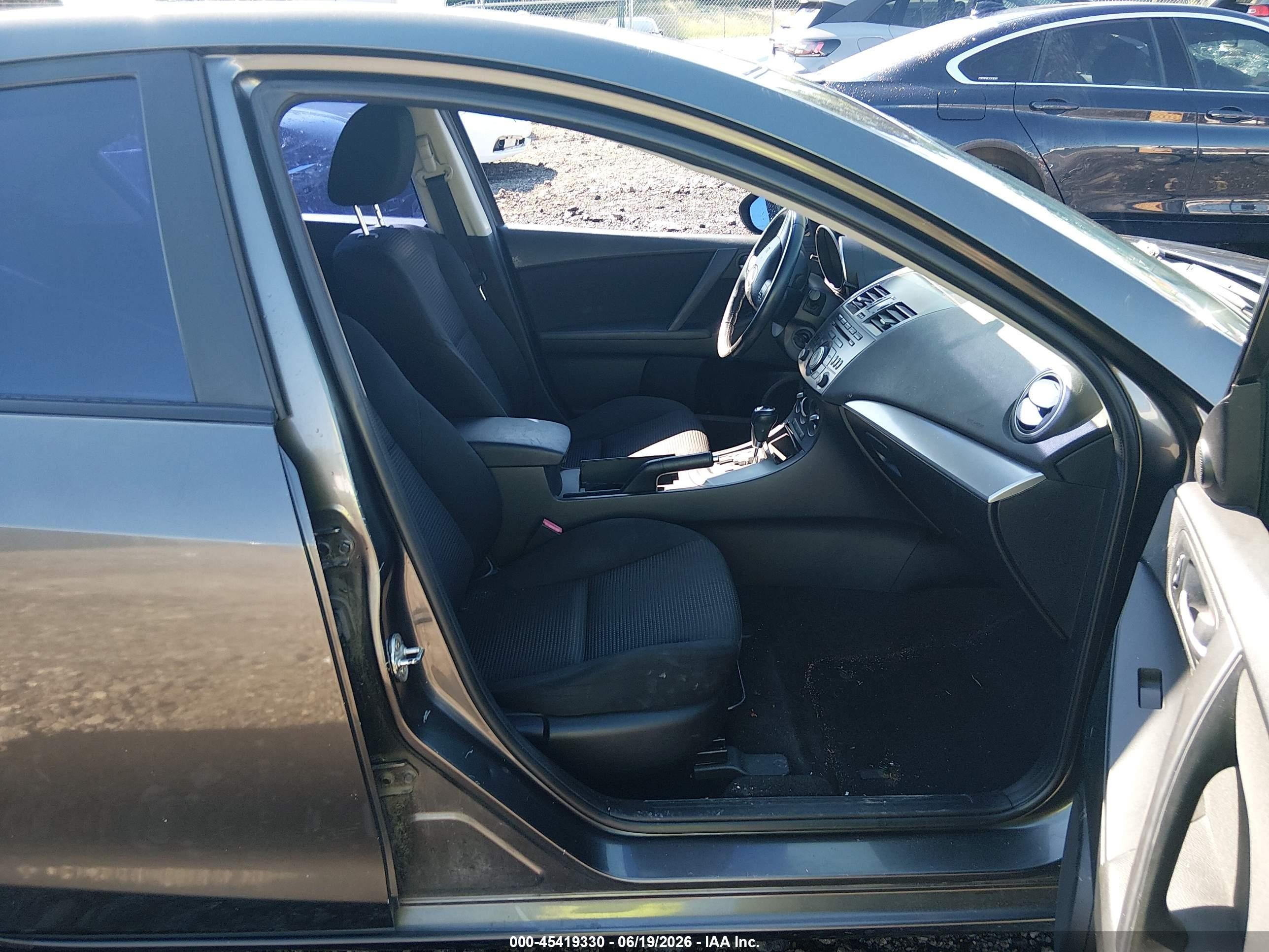 2012 Mazda Mazda3 I Touring Gray vin: JM1BL1V78C1522417