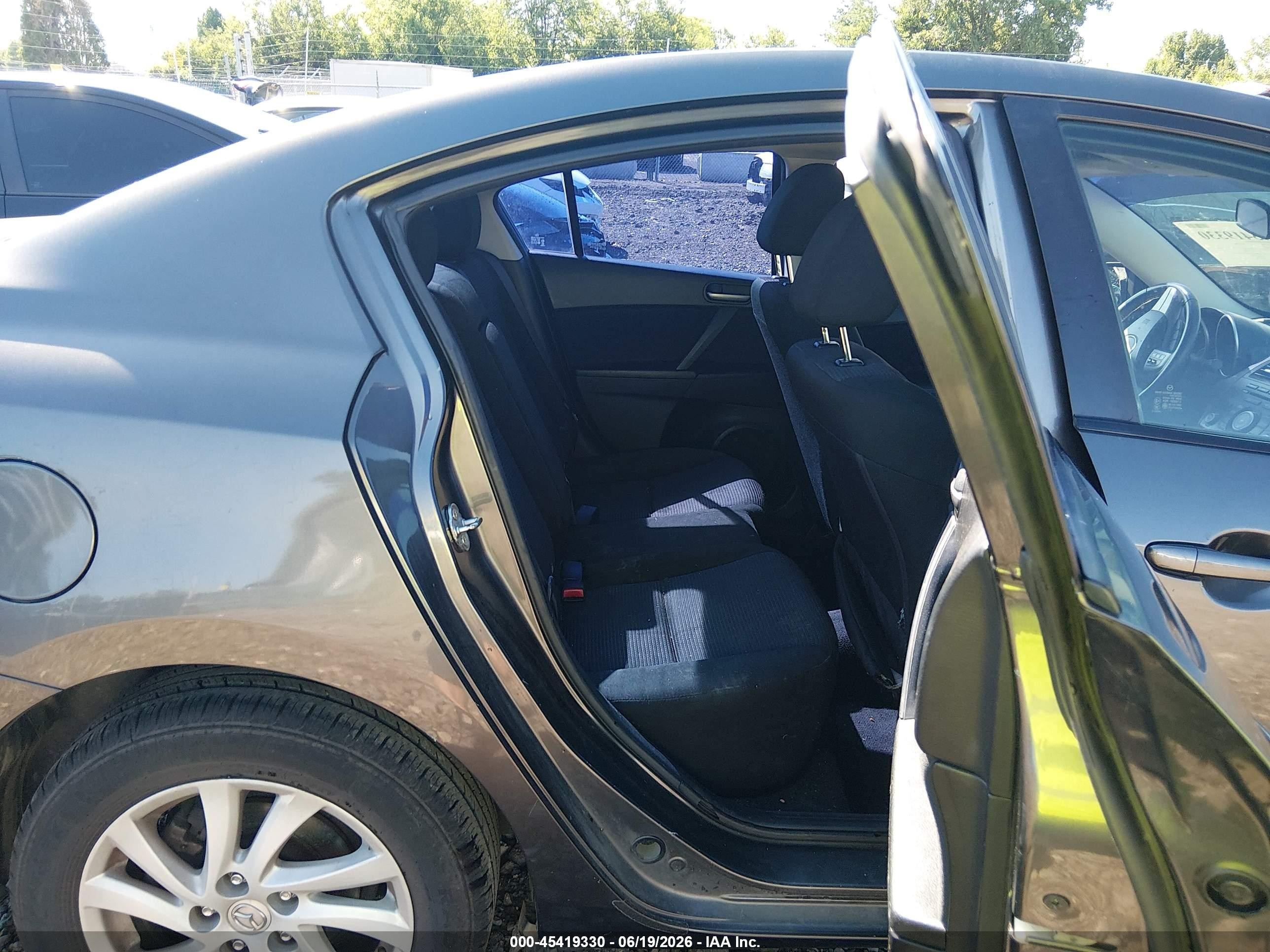 2012 Mazda Mazda3 I Touring Gray vin: JM1BL1V78C1522417