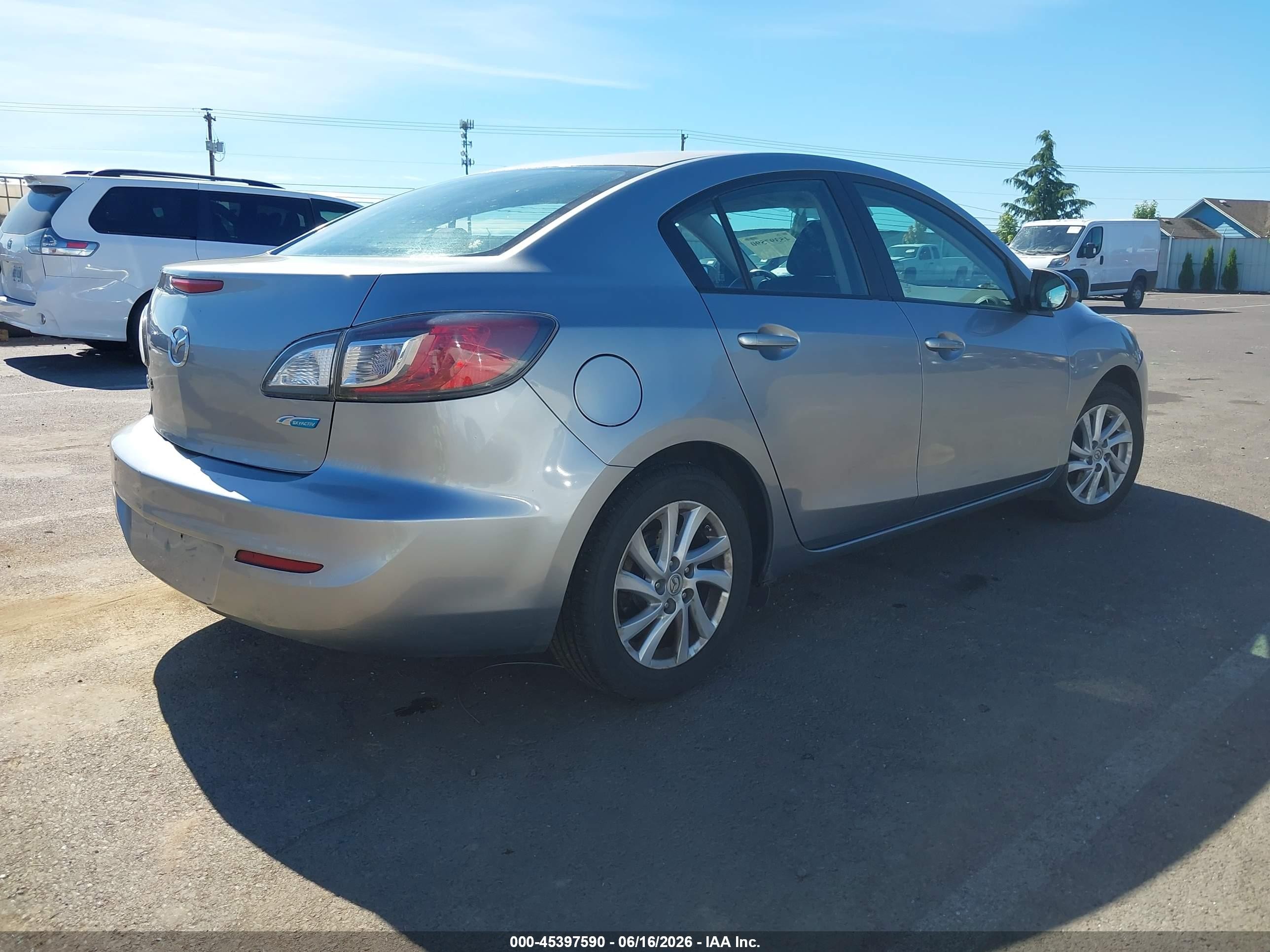 2012 Mazda Mazda3 I Touring Gray vin: JM1BL1V78C1658191