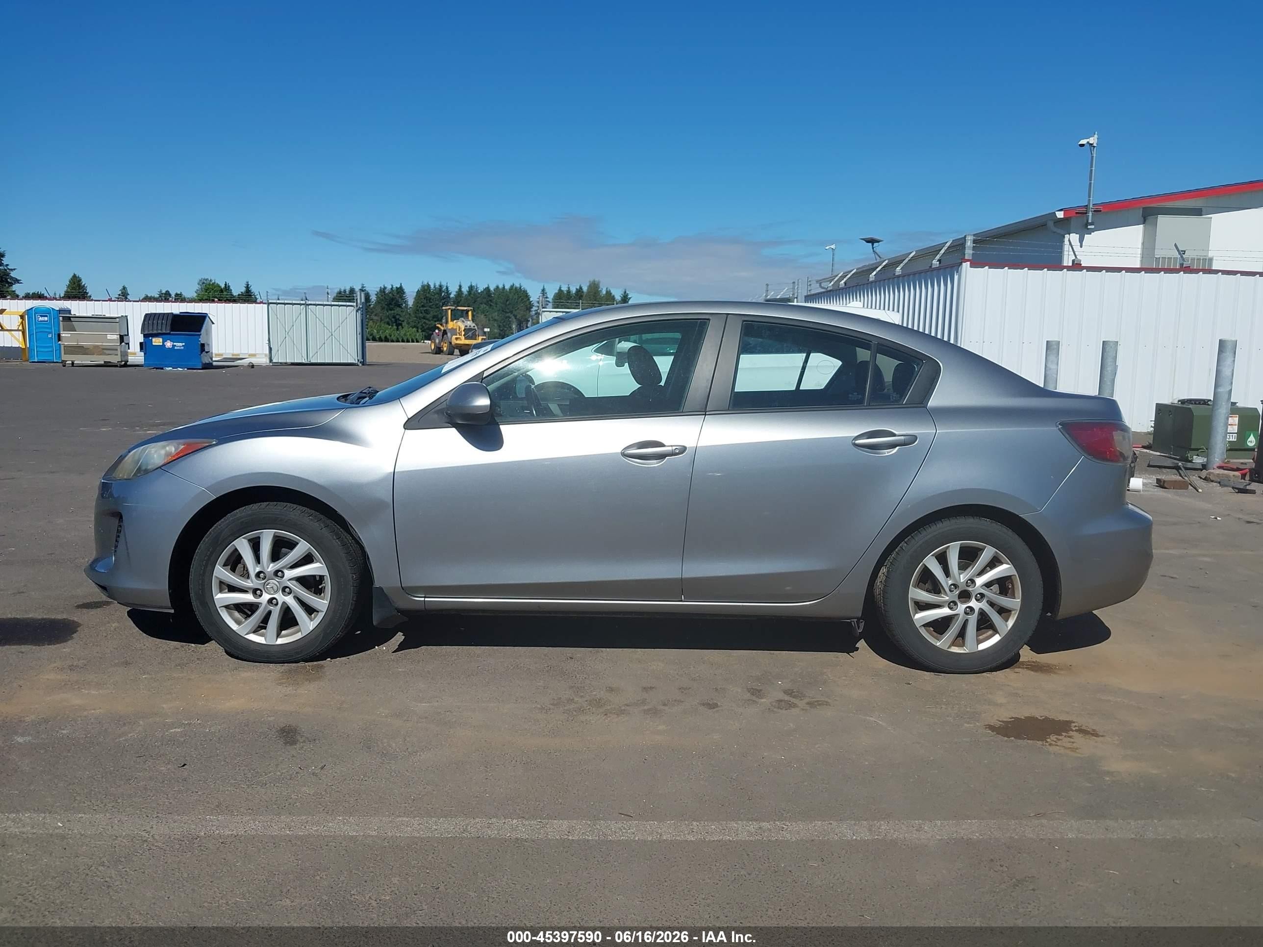 2012 Mazda Mazda3 I Touring Gray vin: JM1BL1V78C1658191