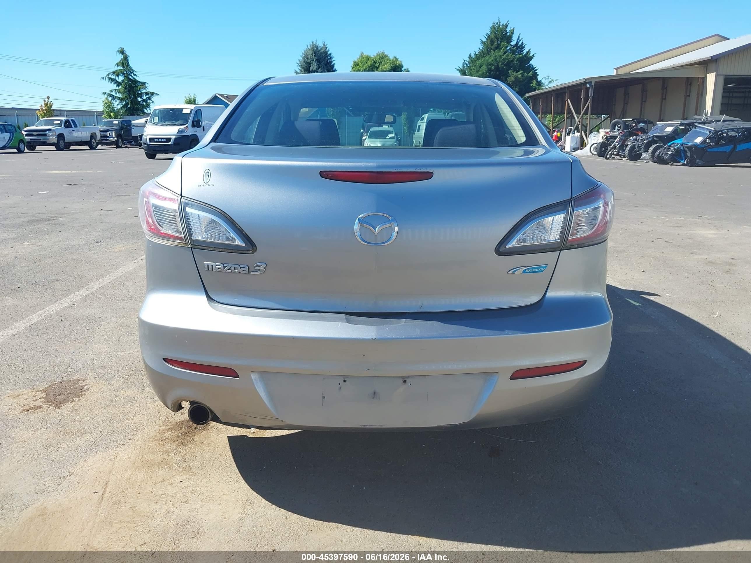 2012 Mazda Mazda3 I Touring Gray vin: JM1BL1V78C1658191