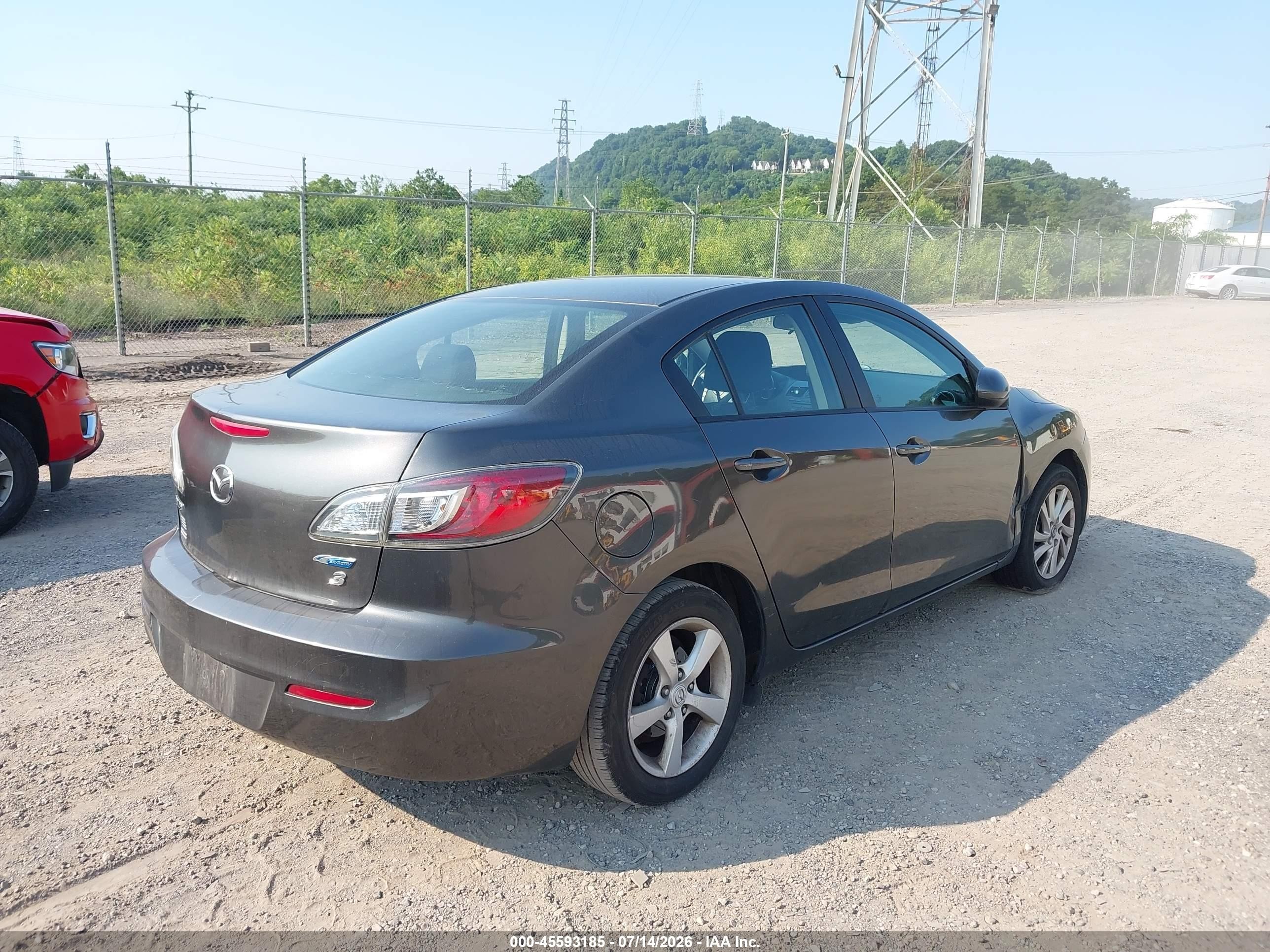 2012 Mazda Mazda3 I Touring Gray vin: JM1BL1V78C1667005