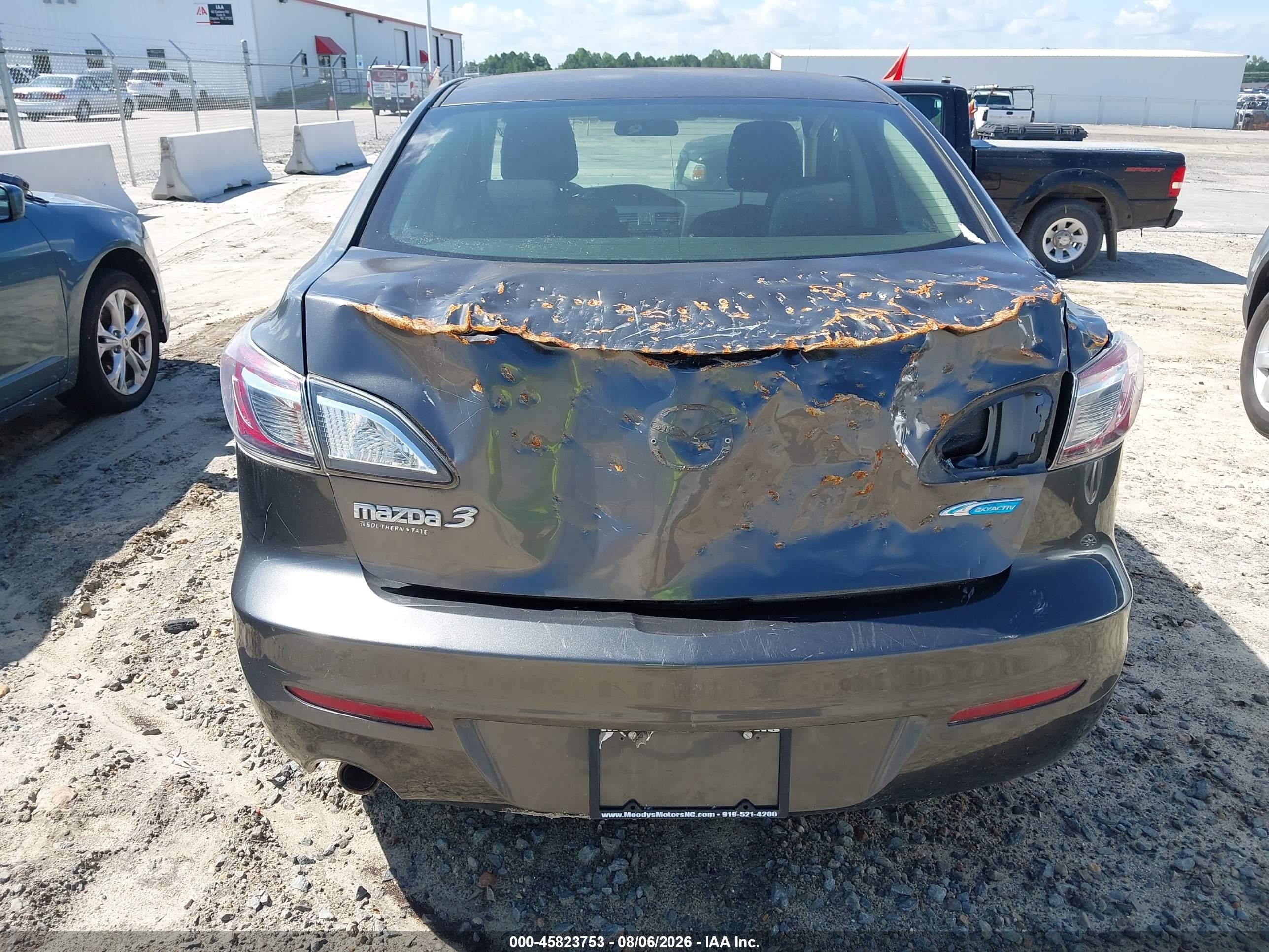2013 Mazda Mazda3 I Touring Gray vin: JM1BL1V78D1739581