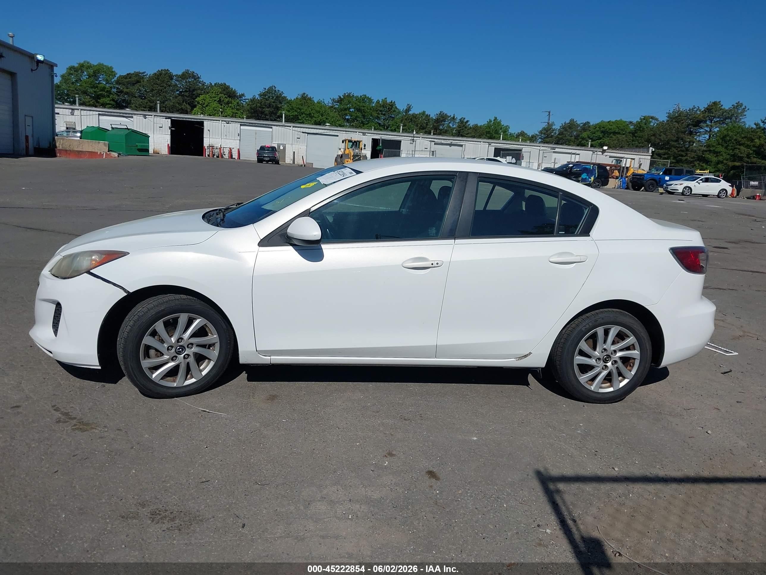 2013 Mazda Mazda3 I Touring Белый vin: JM1BL1V78D1819589