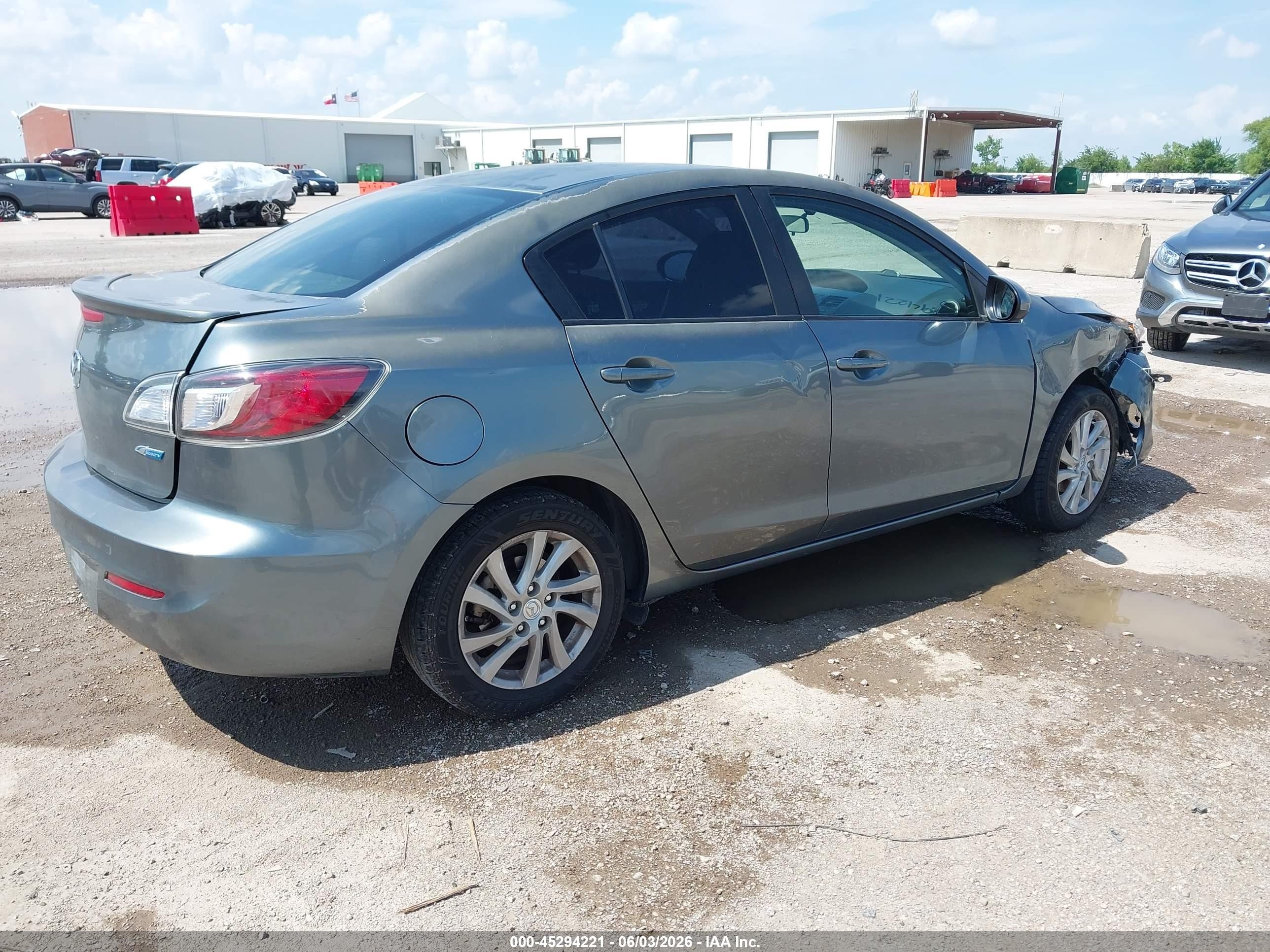 2012 Mazda Mazda3 I Touring Green vin: JM1BL1V79C1663822
