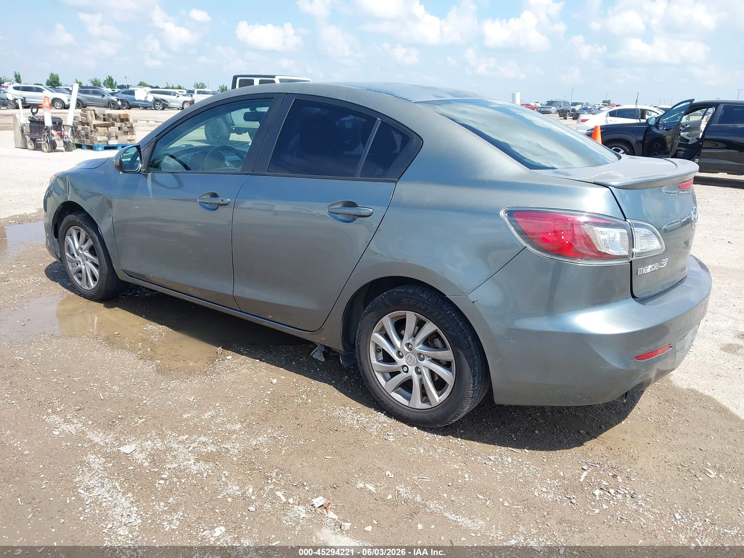 2012 Mazda Mazda3 I Touring Green vin: JM1BL1V79C1663822