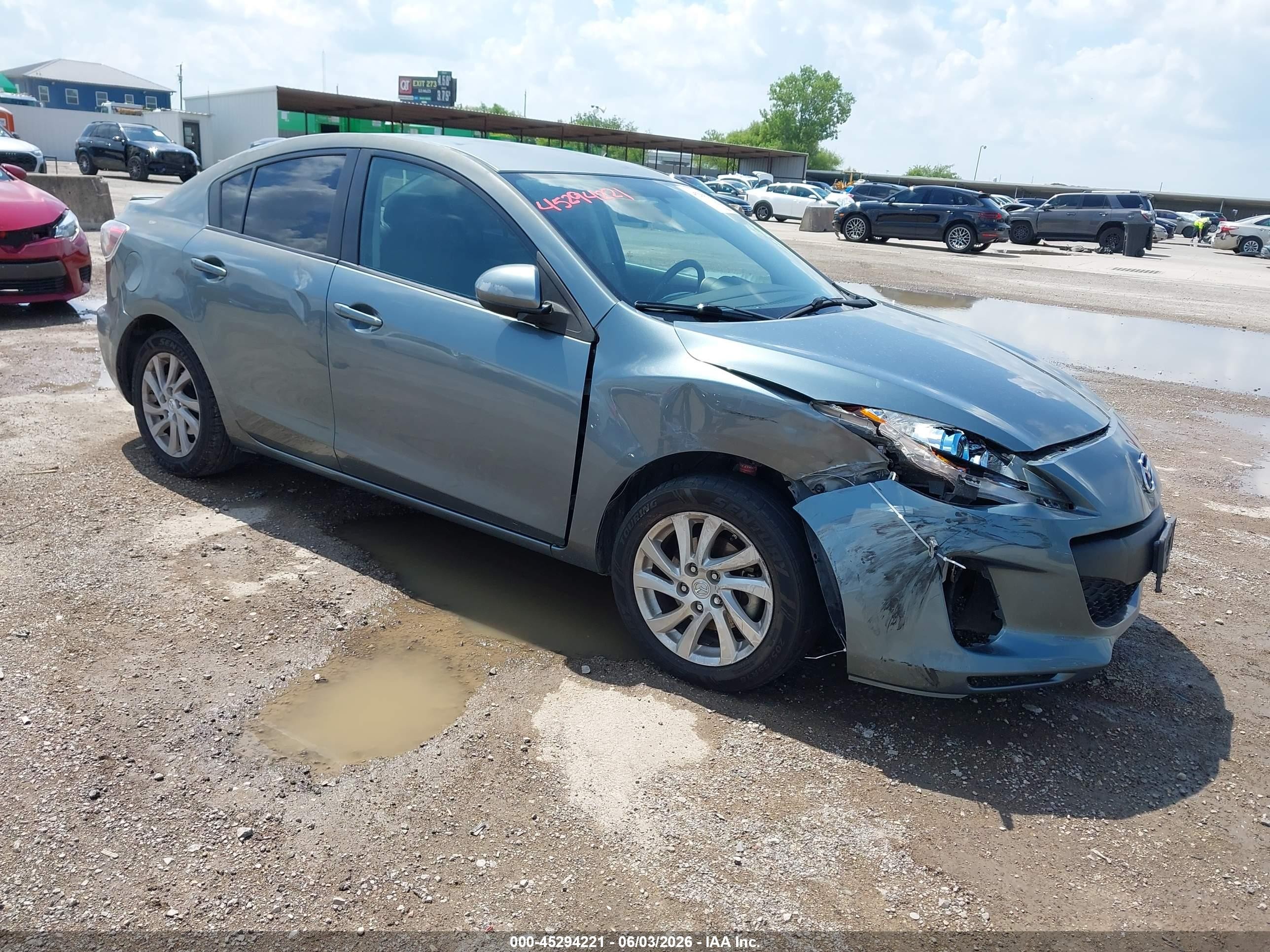 2012 Mazda Mazda3 I Touring Green vin: JM1BL1V79C1663822