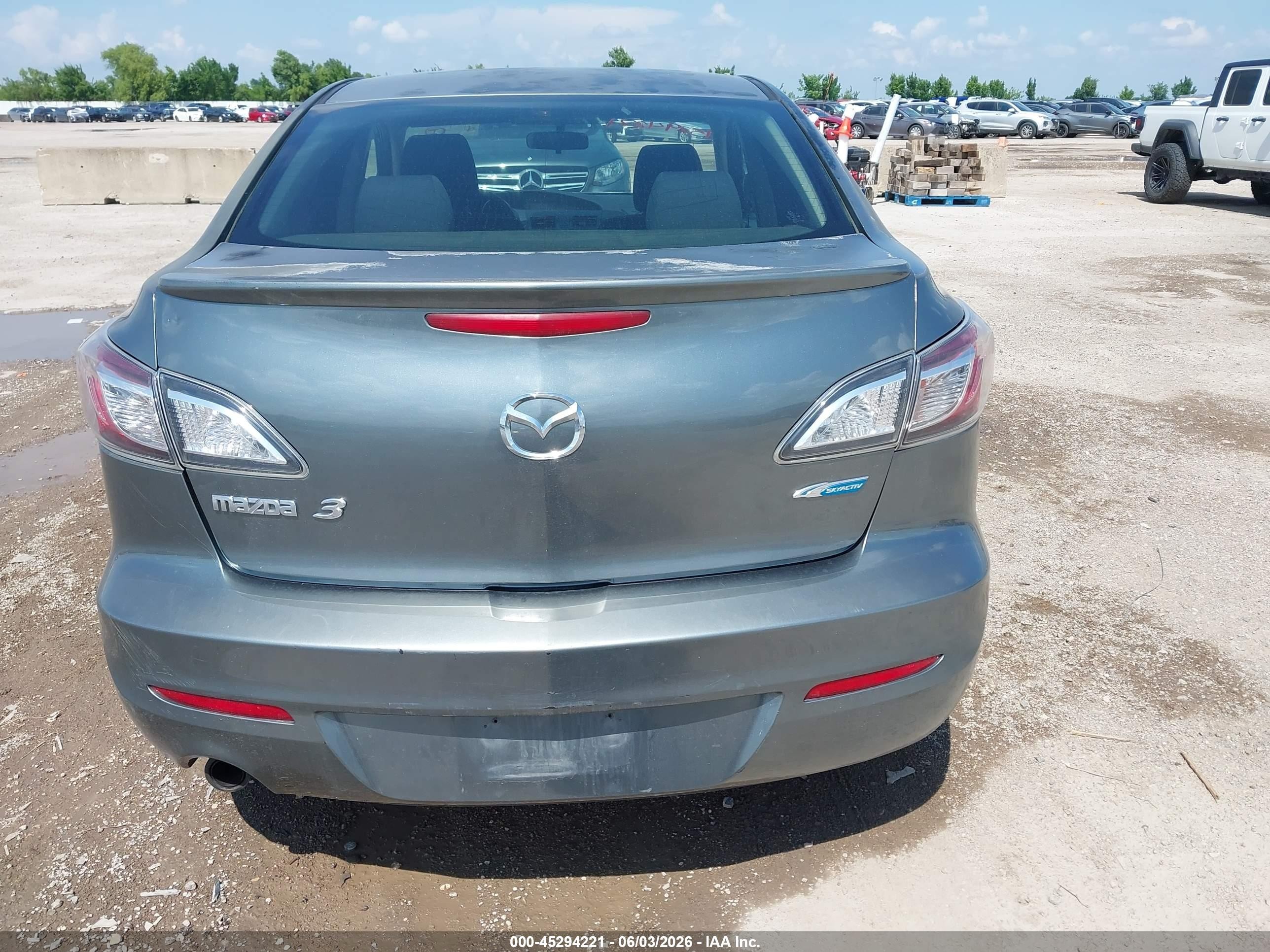 2012 Mazda Mazda3 I Touring Green vin: JM1BL1V79C1663822
