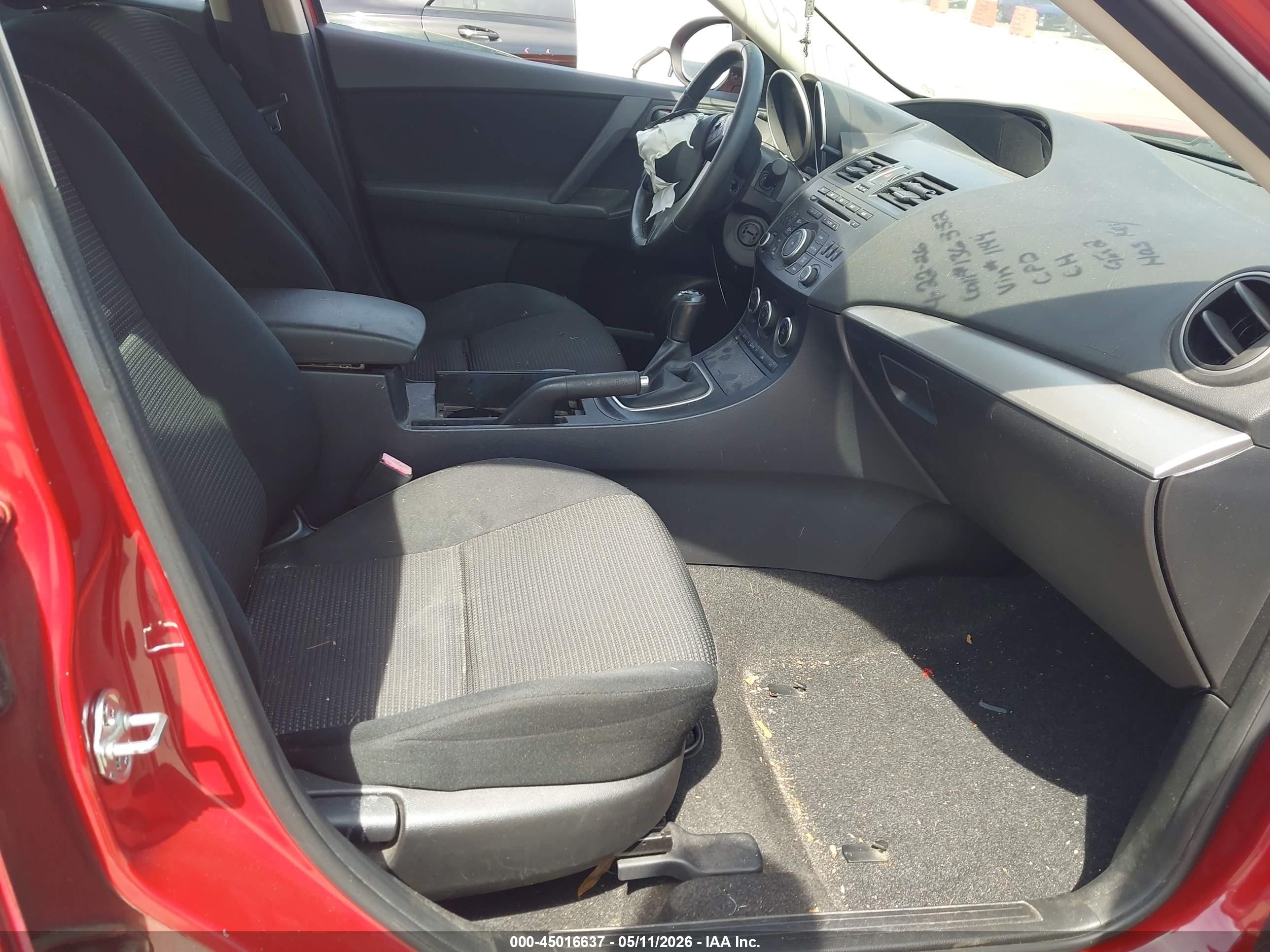 2013 Mazda Mazda3 I Touring Red vin: JM1BL1V79D1781144