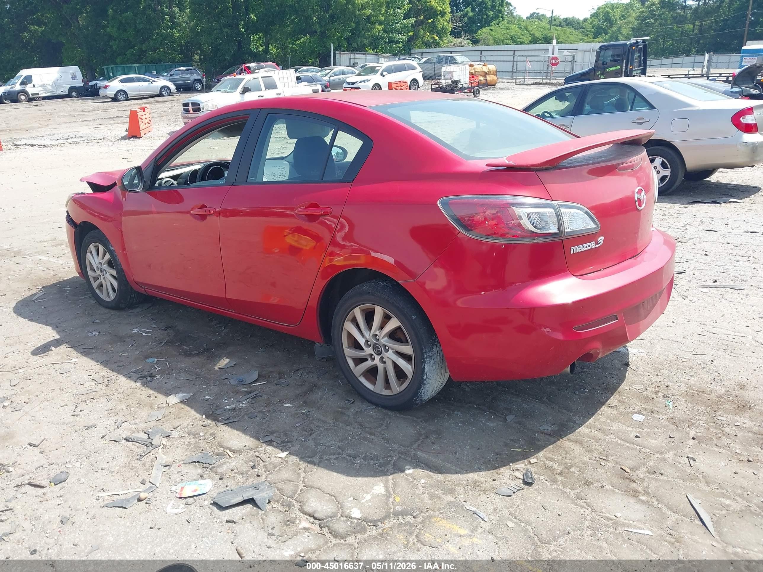 2013 Mazda Mazda3 I Touring Red vin: JM1BL1V79D1781144
