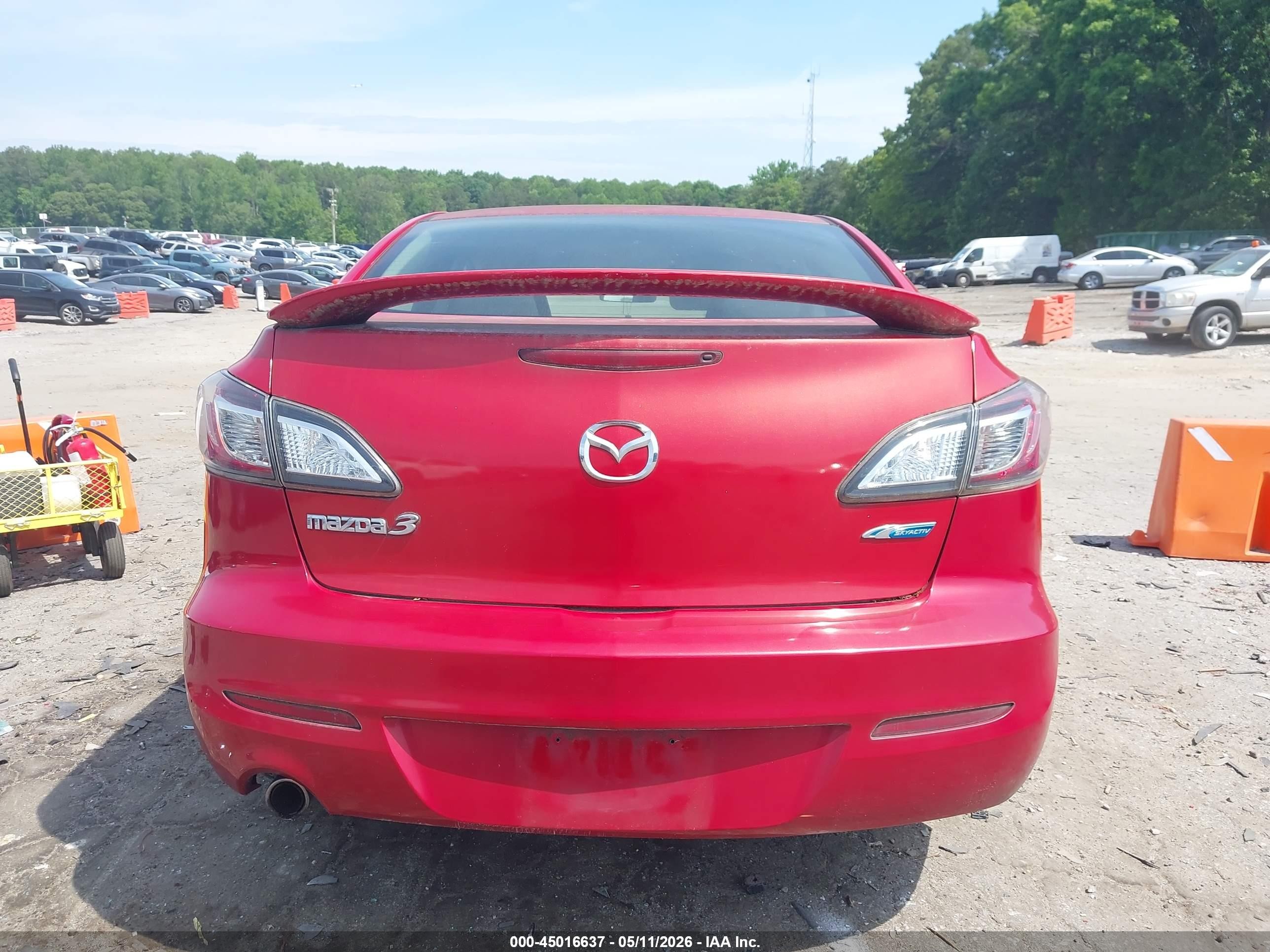 2013 Mazda Mazda3 I Touring Red vin: JM1BL1V79D1781144