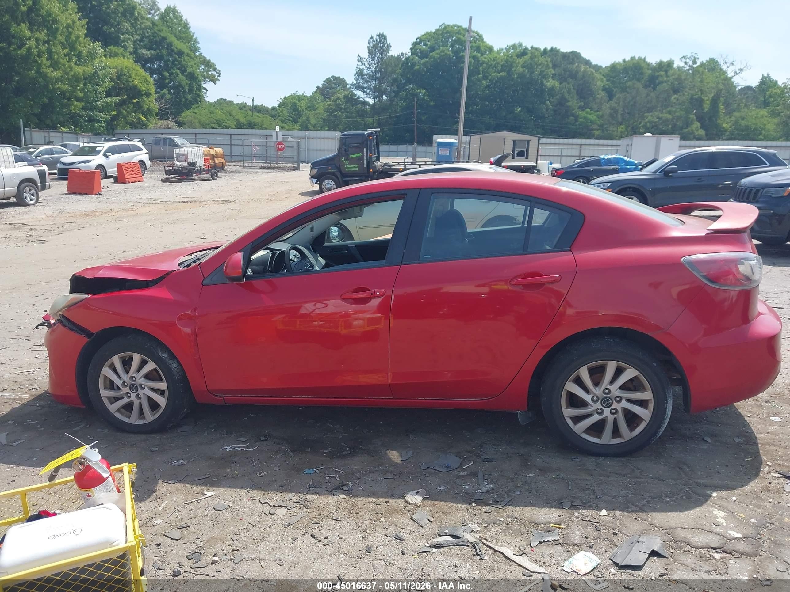 2013 Mazda Mazda3 I Touring Red vin: JM1BL1V79D1781144