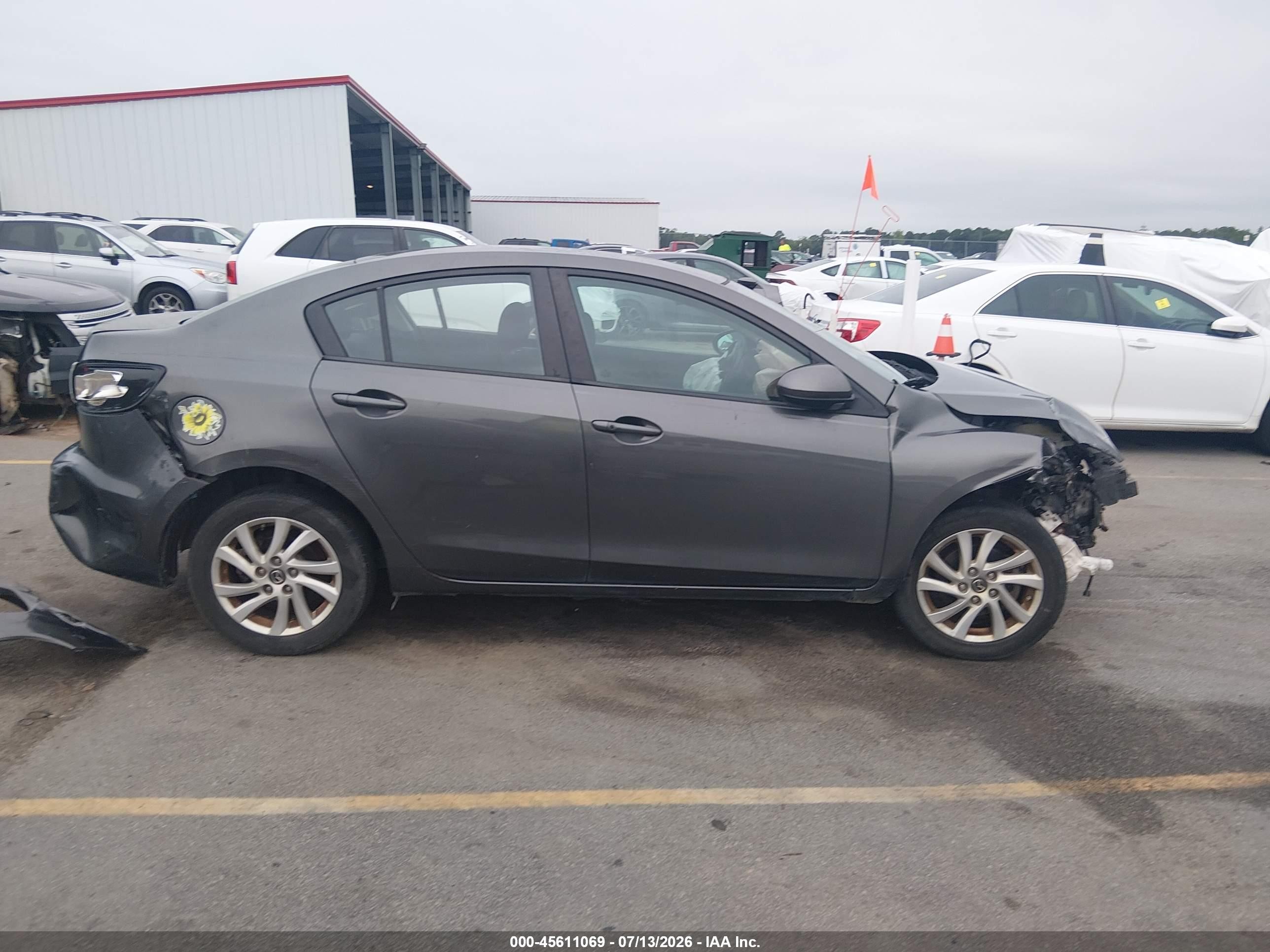 2013 Mazda Mazda3 I Touring Черный vin: JM1BL1V7XD1766832