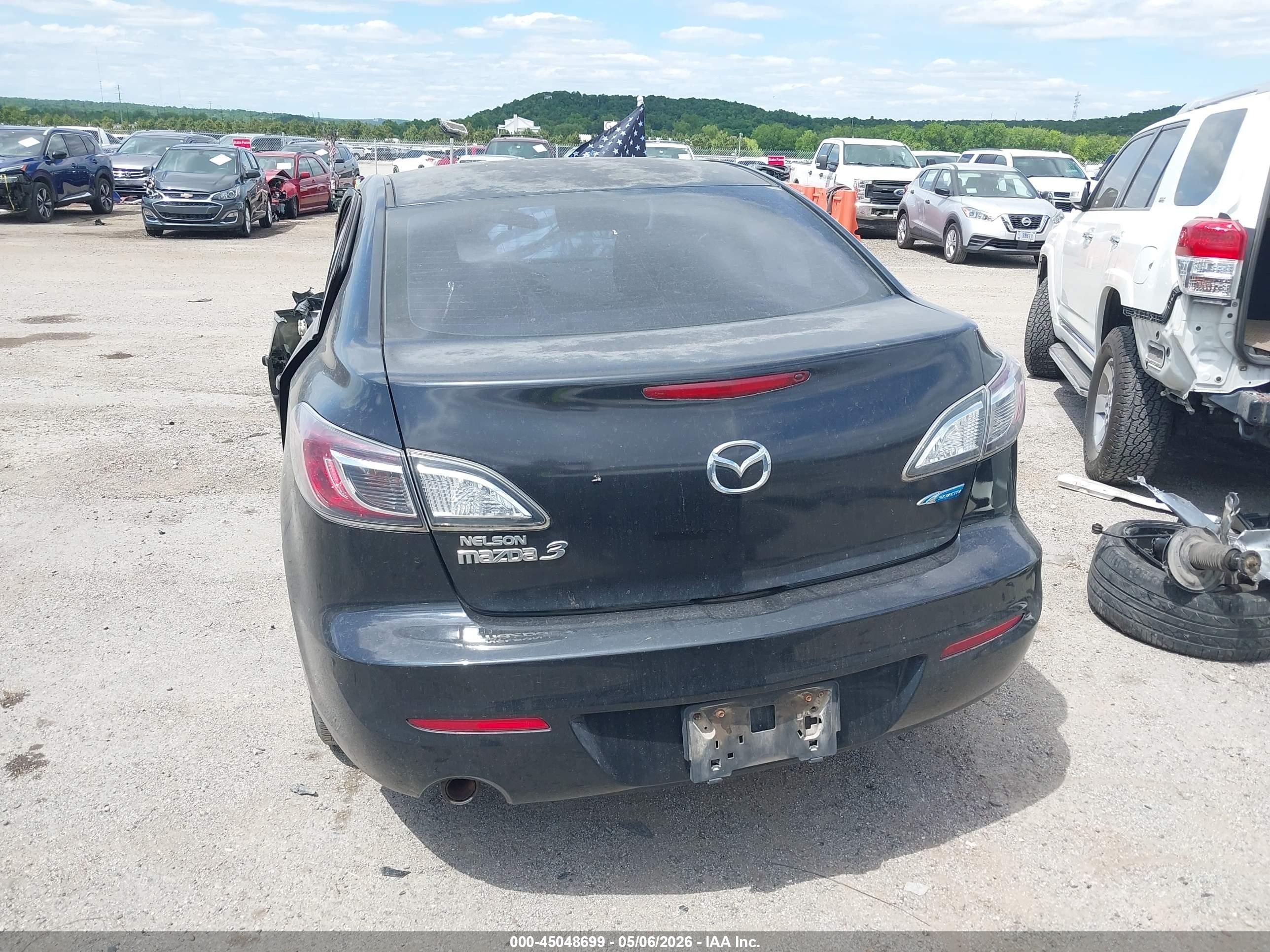 2013 Mazda Mazda3 I Touring Black vin: JM1BL1V7XD1832067