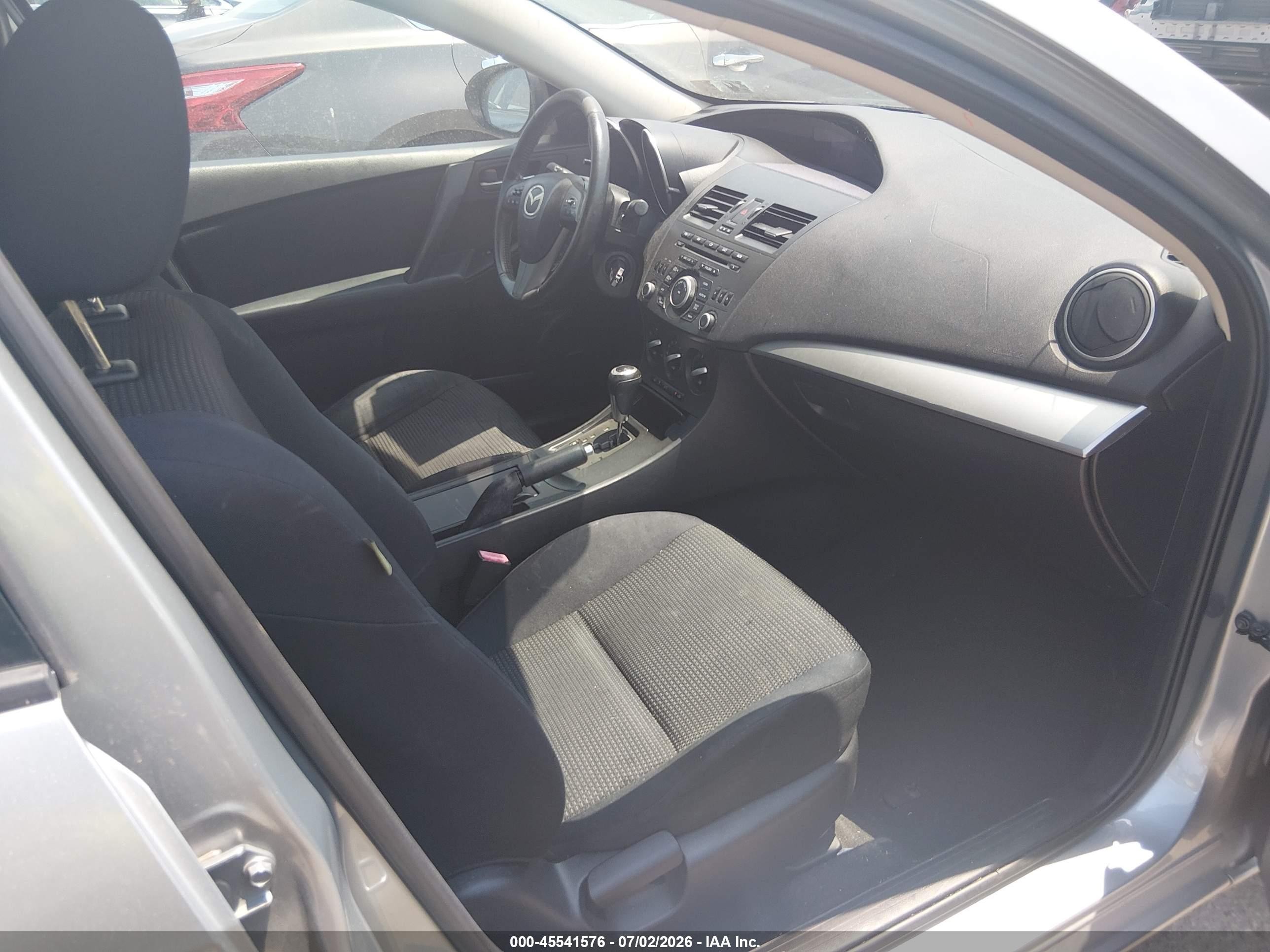 2012 Mazda Mazda3 I Touring Silver vin: JM1BL1V80C1613304