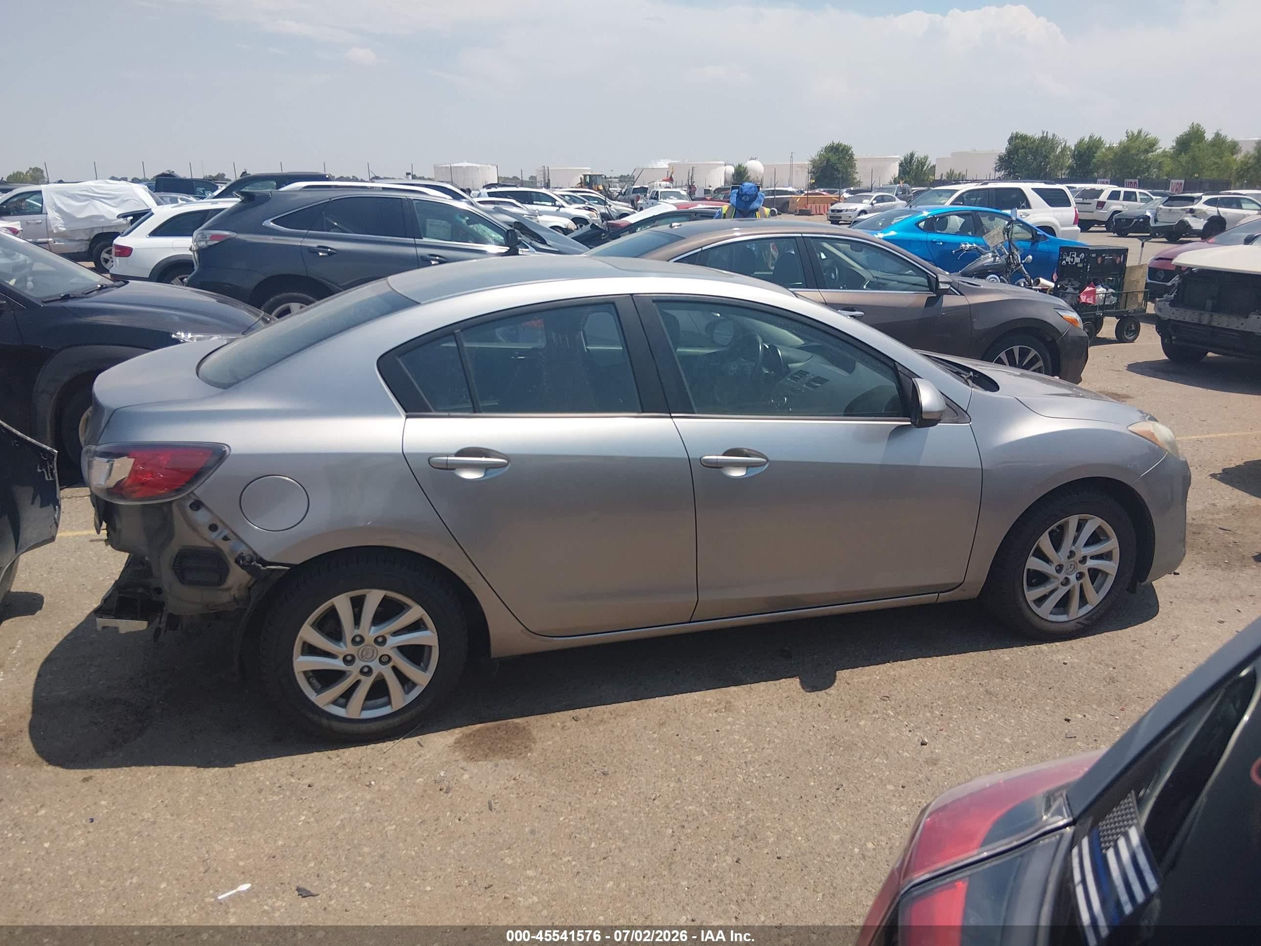 2012 Mazda Mazda3 I Touring Silver vin: JM1BL1V80C1613304