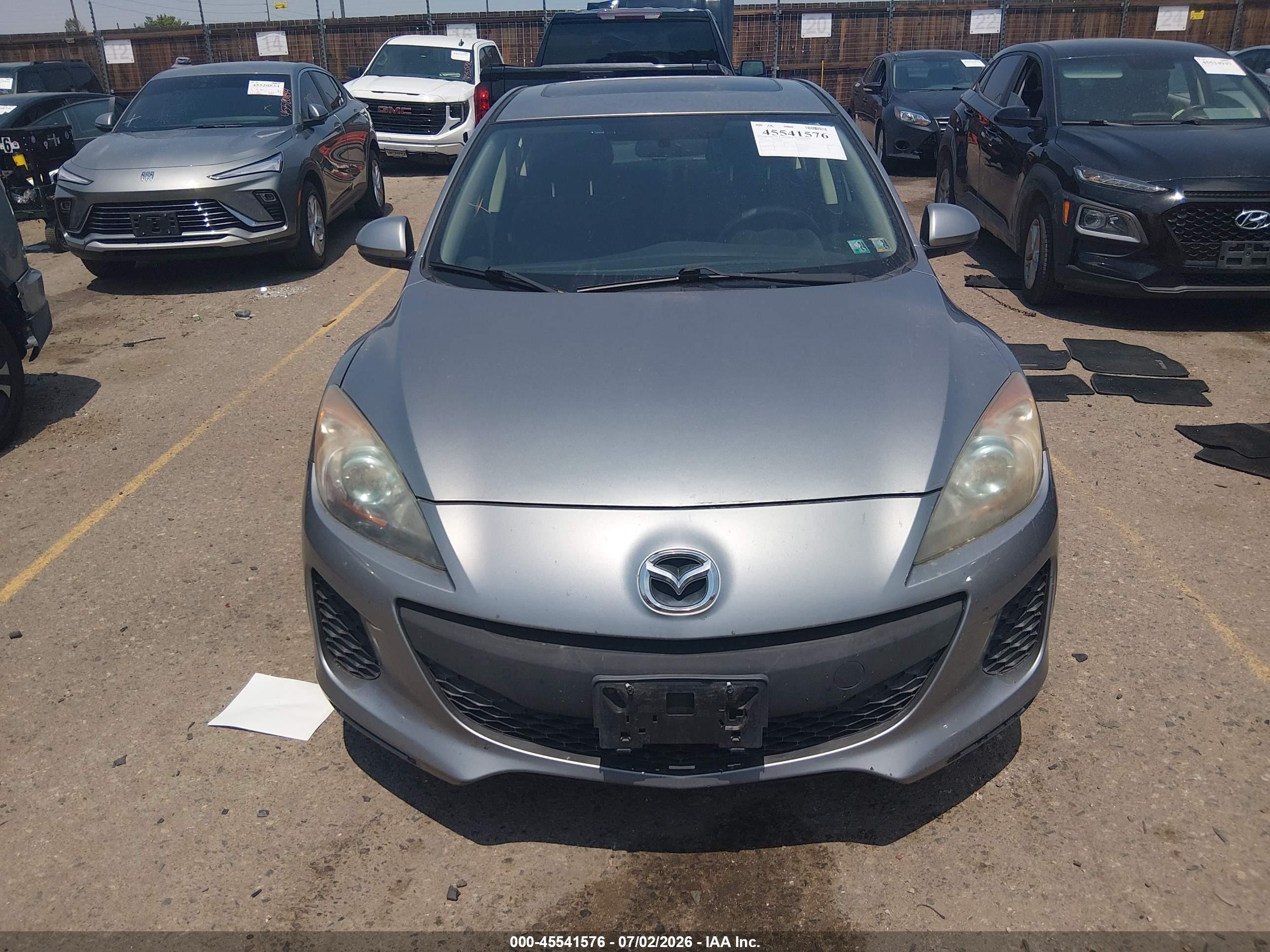 2012 Mazda Mazda3 I Touring Silver vin: JM1BL1V80C1613304